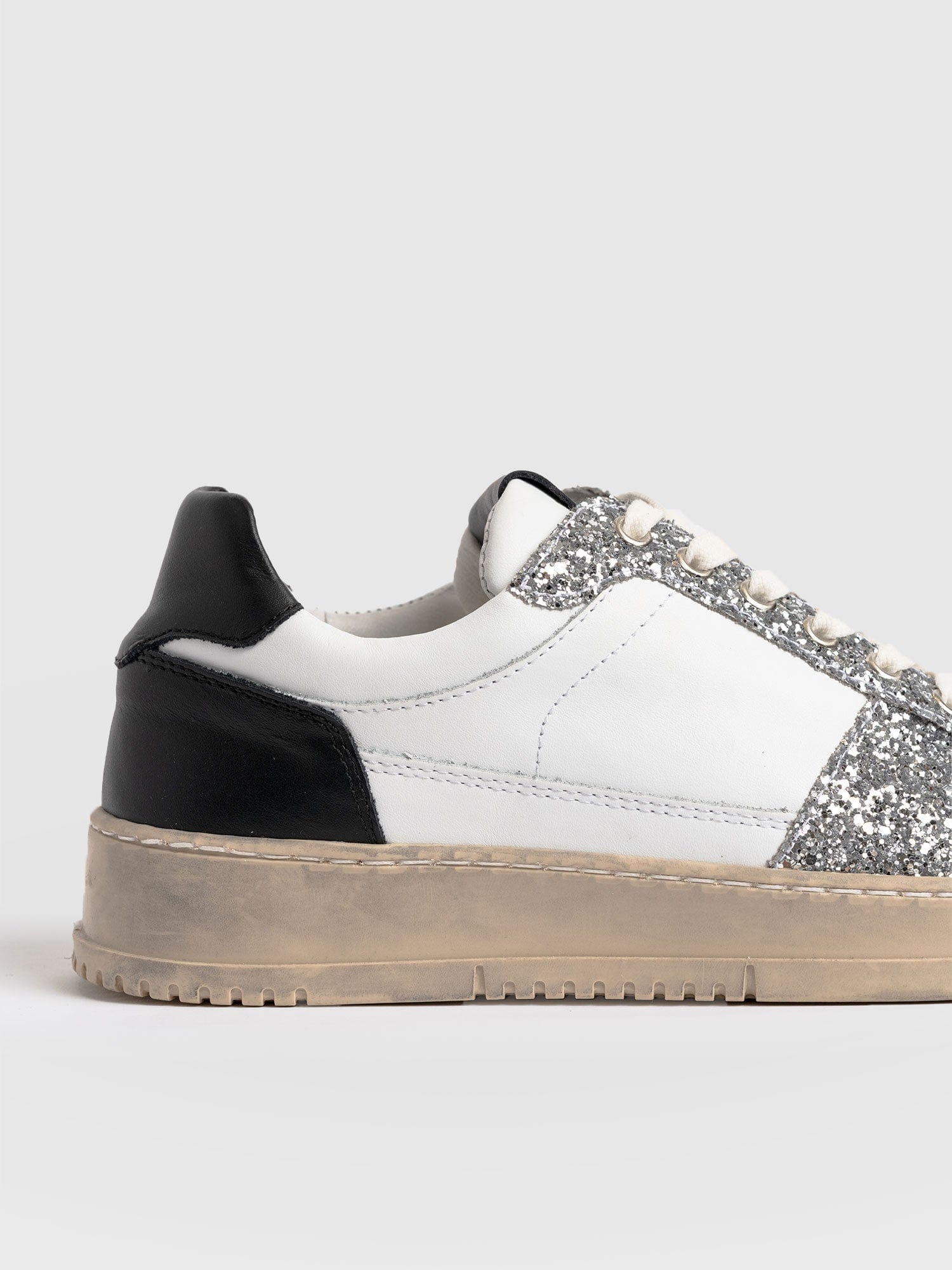 4970-onyx-sneaker-white-black-1.jpg
