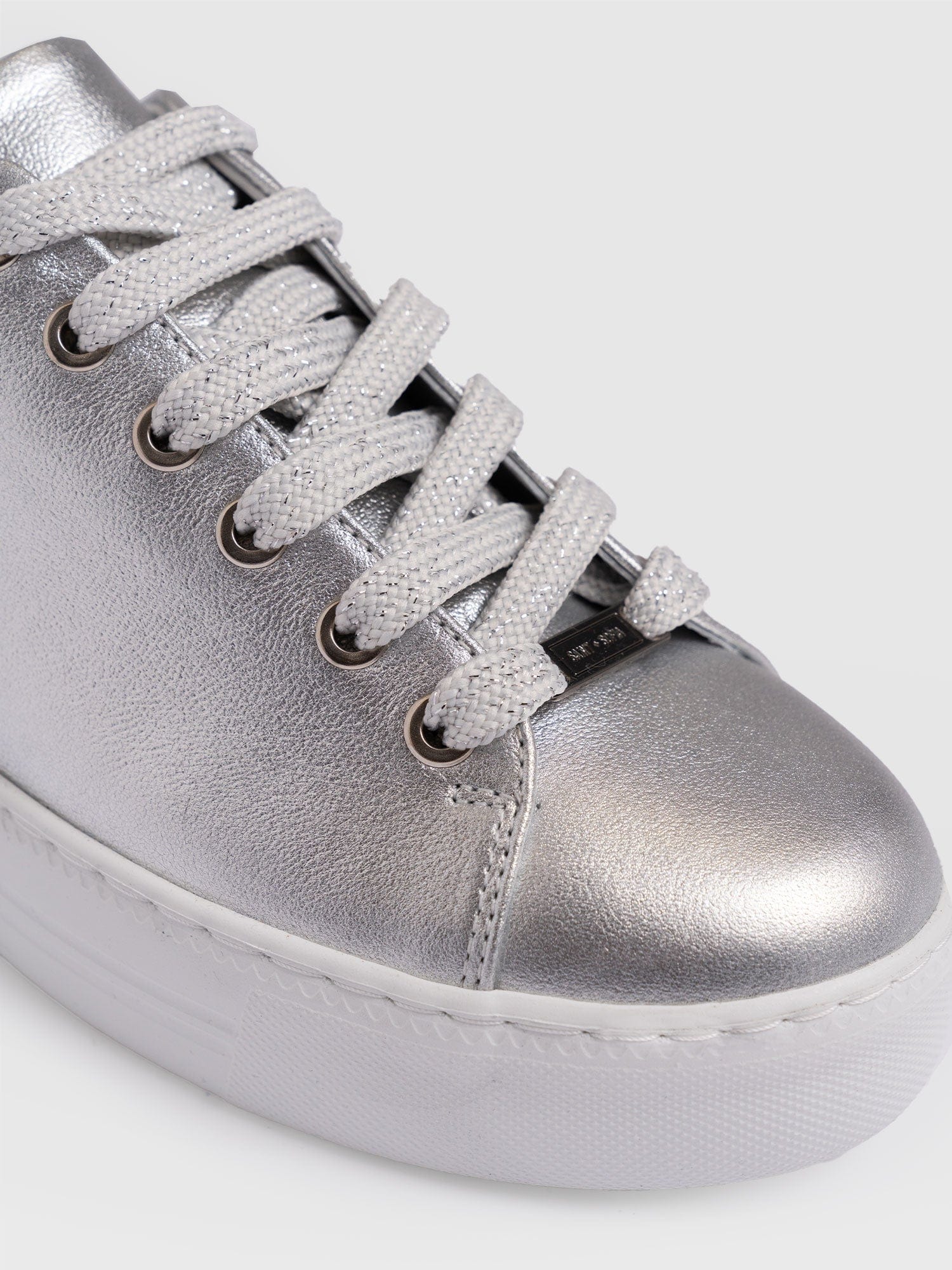 5197-portland-sneaker-silver-1.webp
