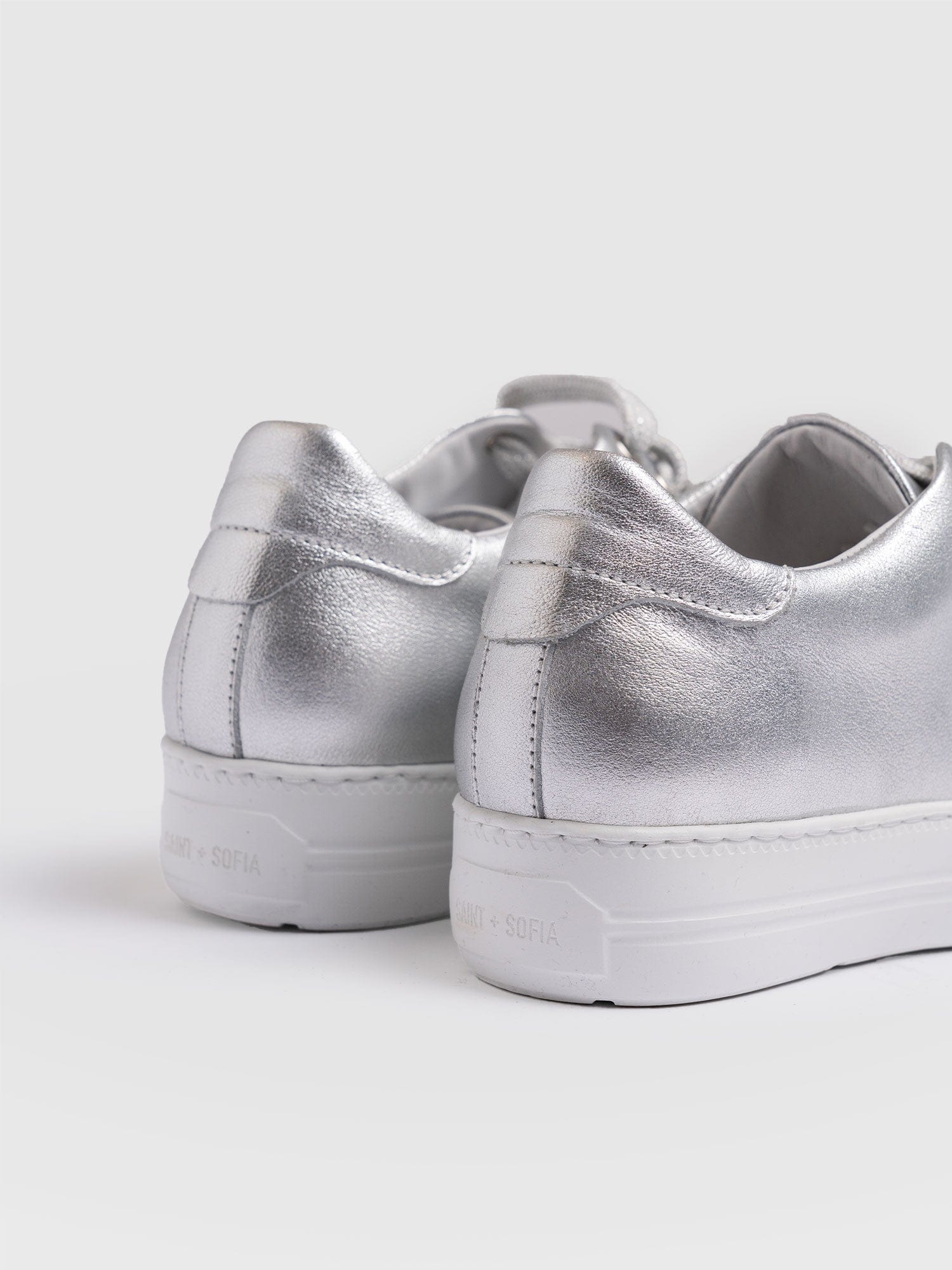 5197-portland-sneaker-silver-1.webp