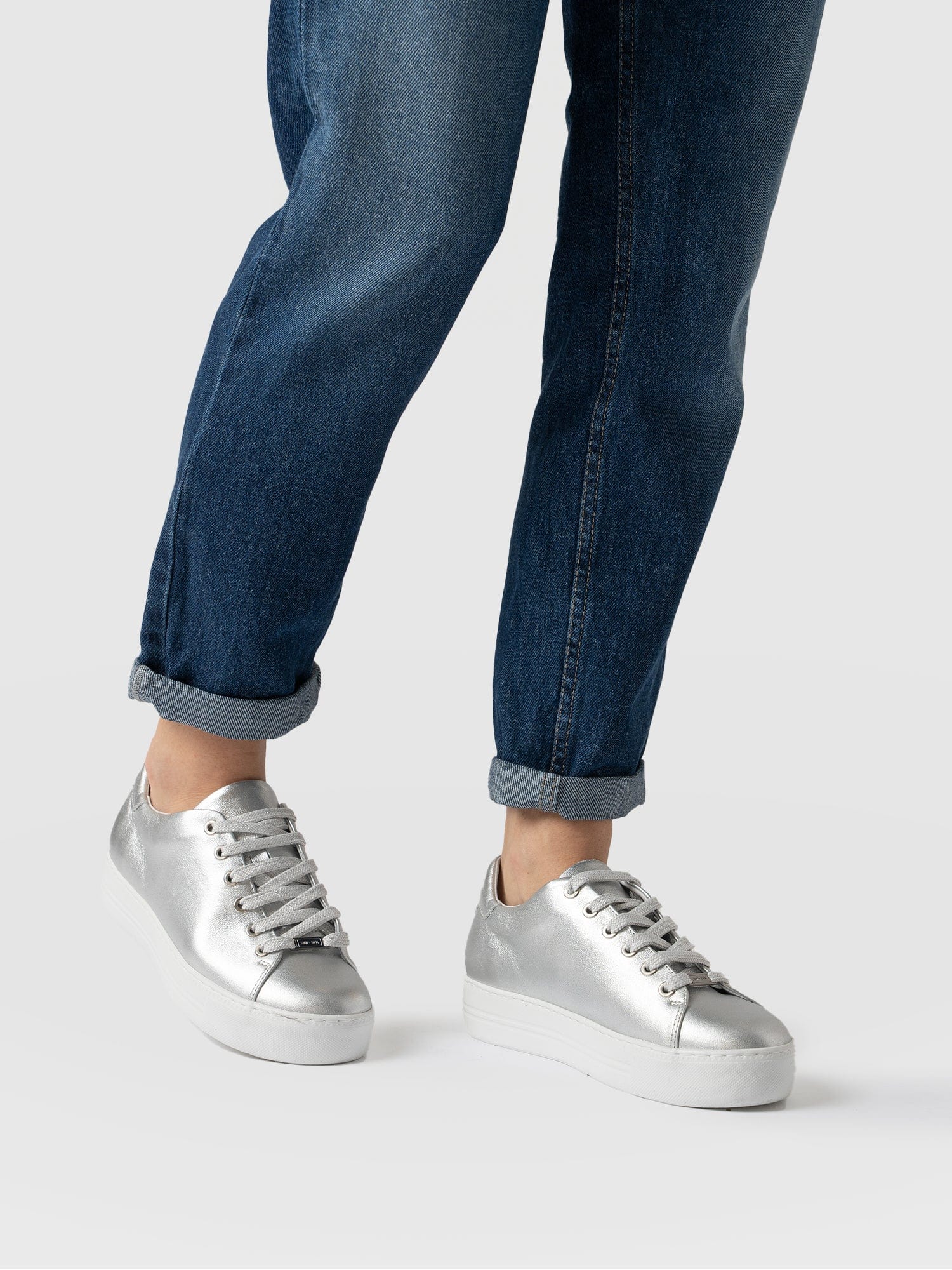 5197-portland-sneaker-silver-1.webp