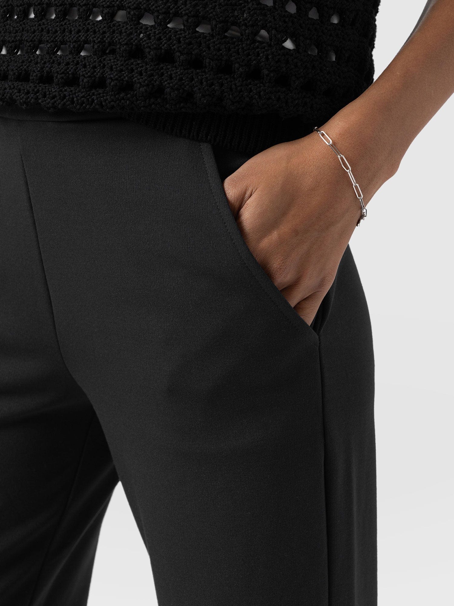5213-putney-pant-black-1.webp