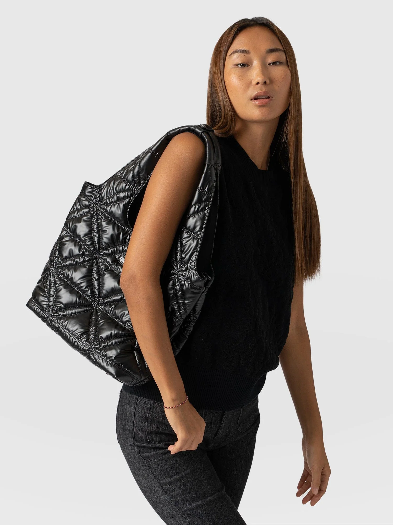 5246-quilted-stella-shoulder-tote-bag-black-1.webp