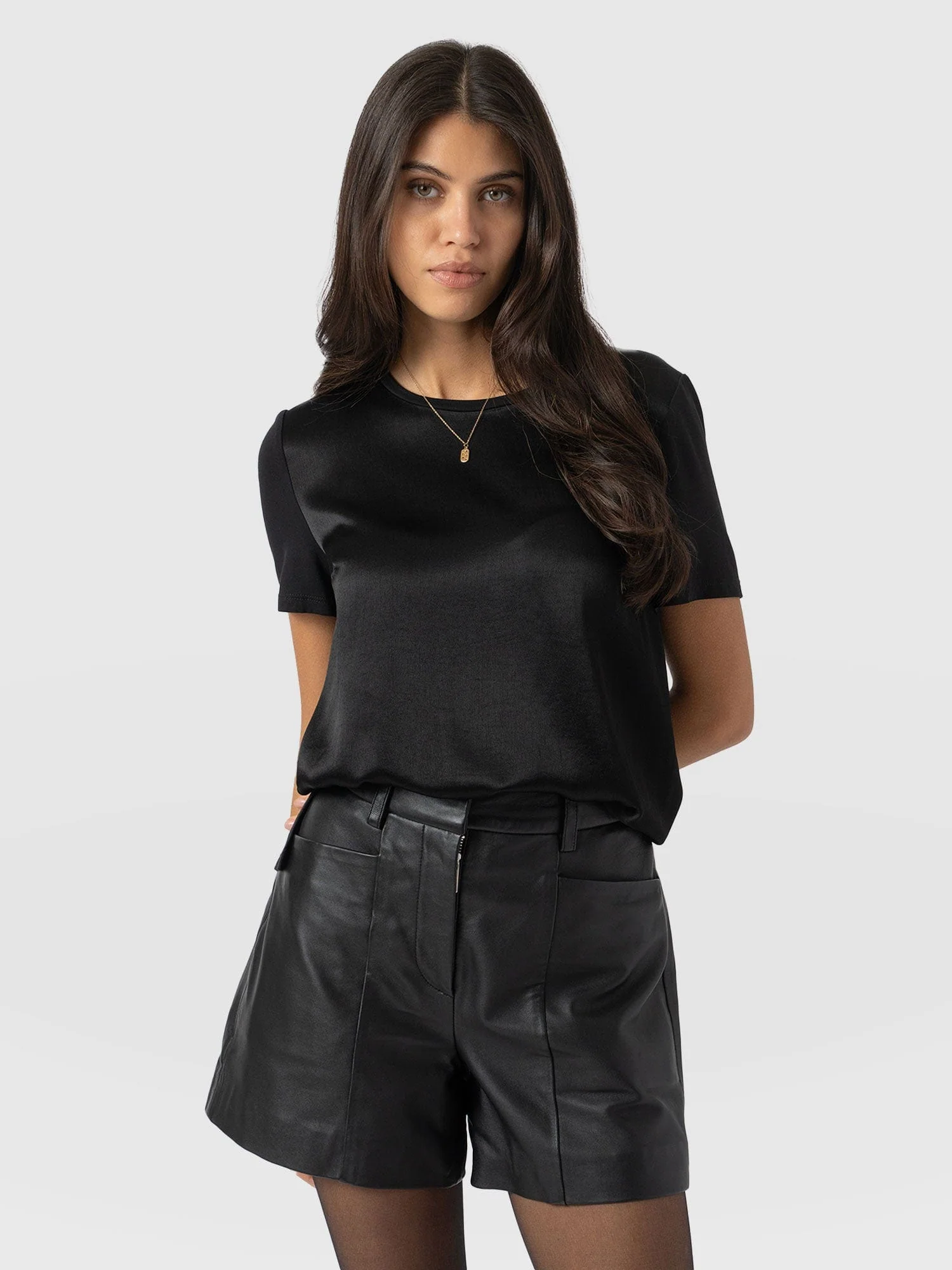 5352-rayner-contrast-tee-black-1.webp