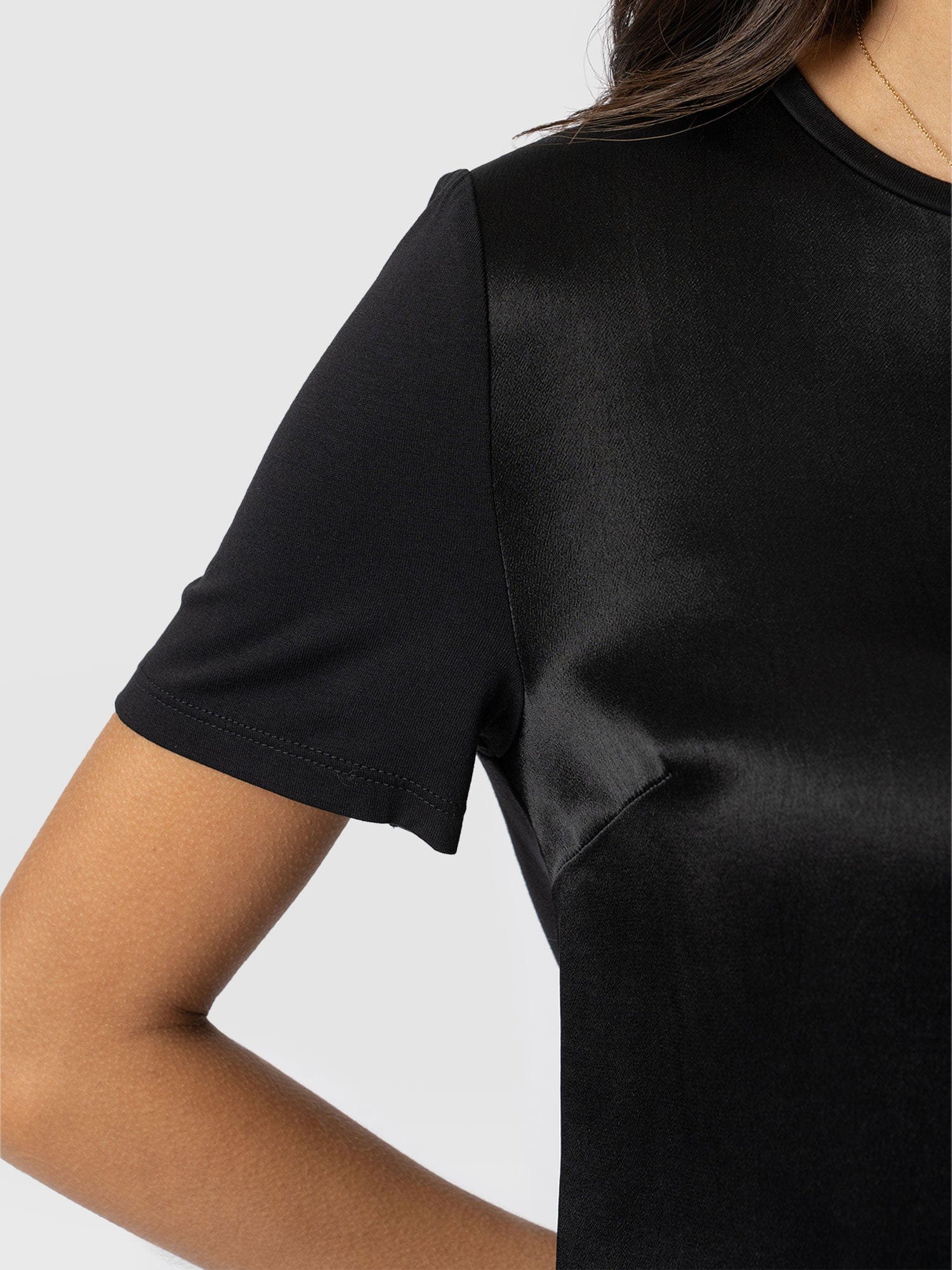 5352-rayner-contrast-tee-black-1.webp
