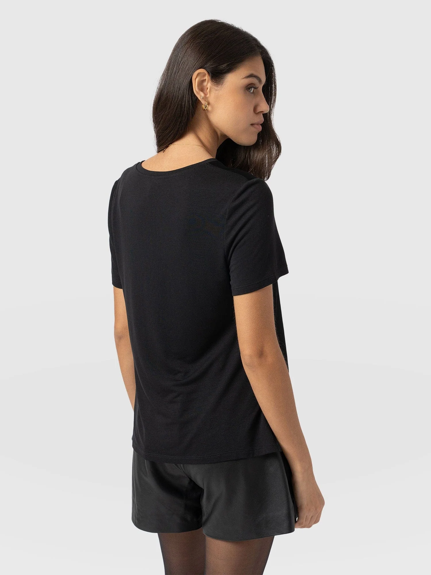 5352-rayner-contrast-tee-black-1.webp