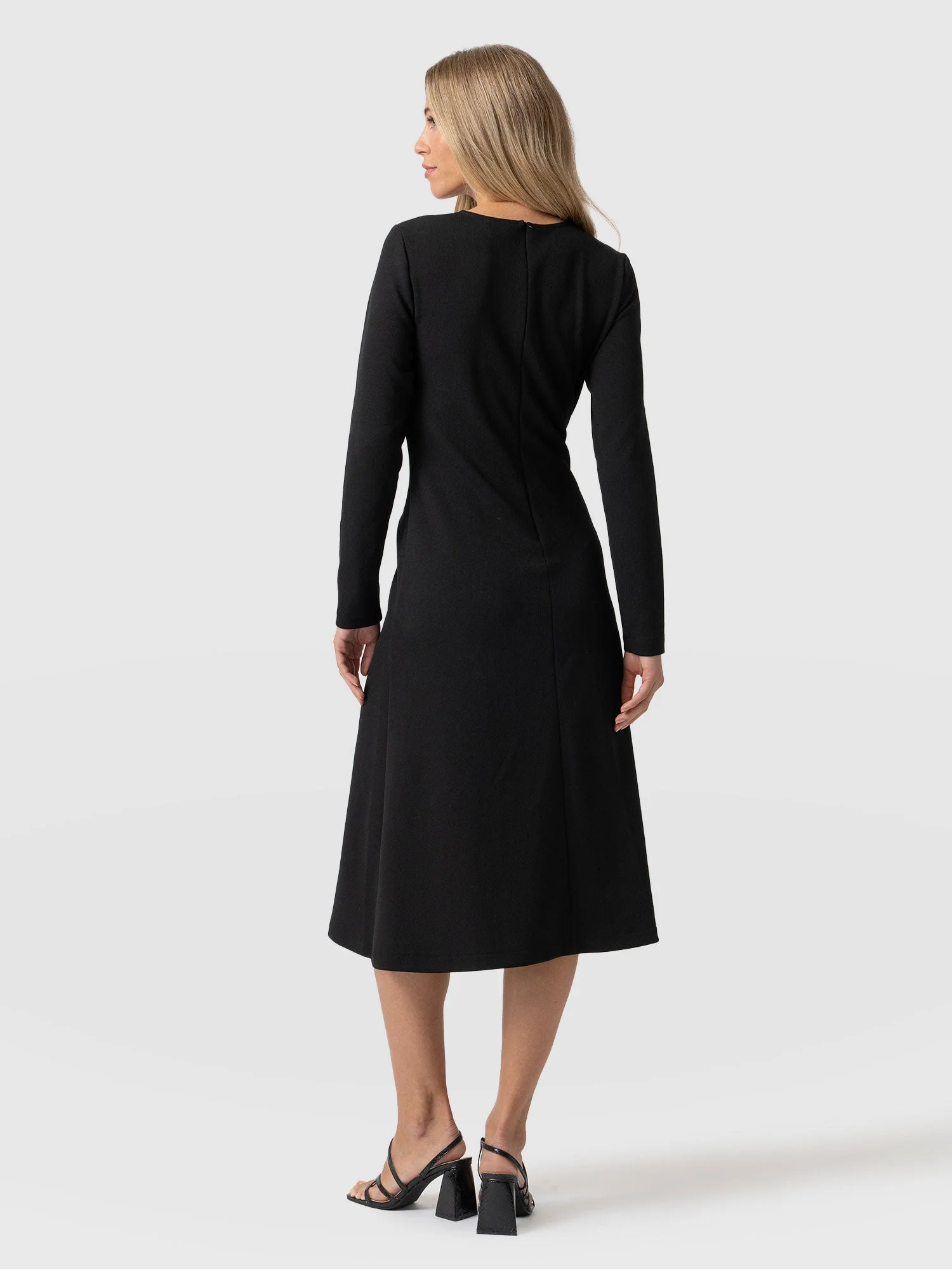 5412-reagan-knot-dress-black-1.webp