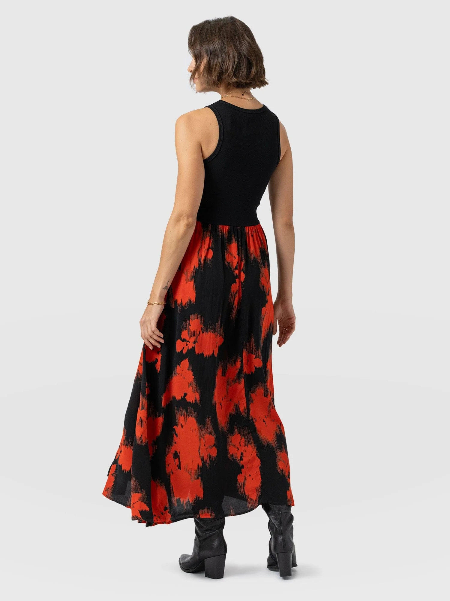 5498-renee-contrast-dress-orange-fade-floral-1.webp