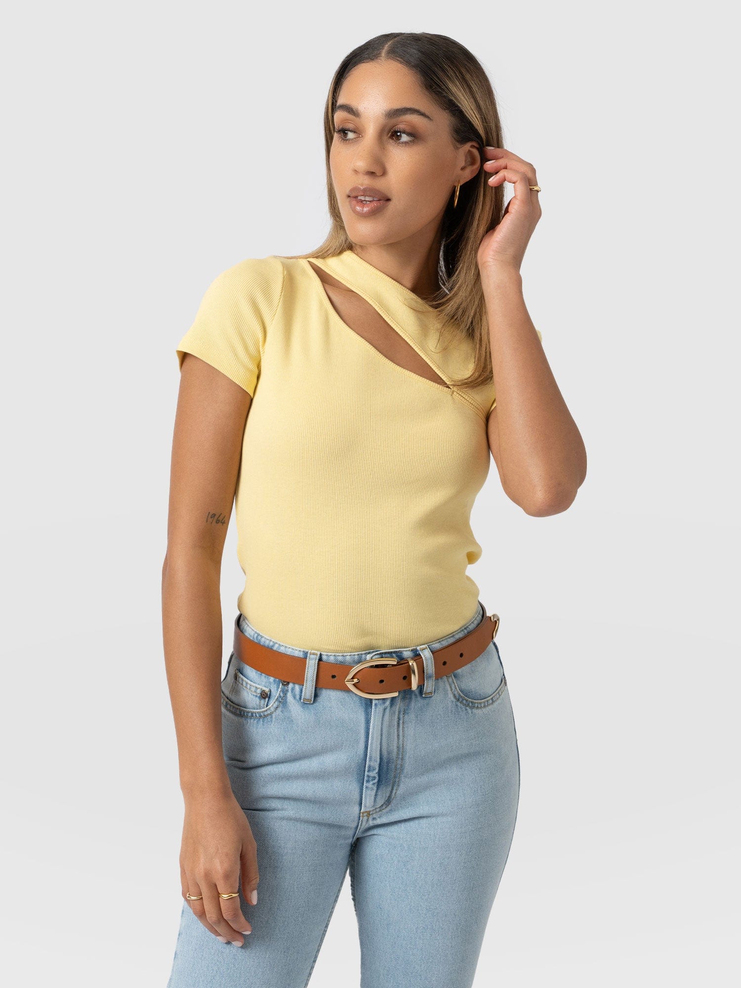 5518-reveal-tee-yellow-1.jpg