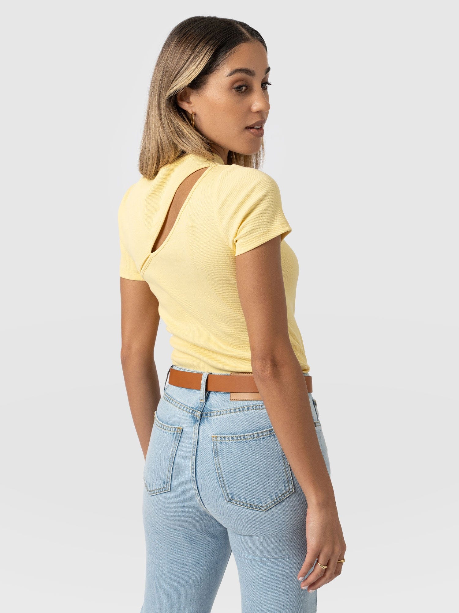 5518-reveal-tee-yellow-1.jpg