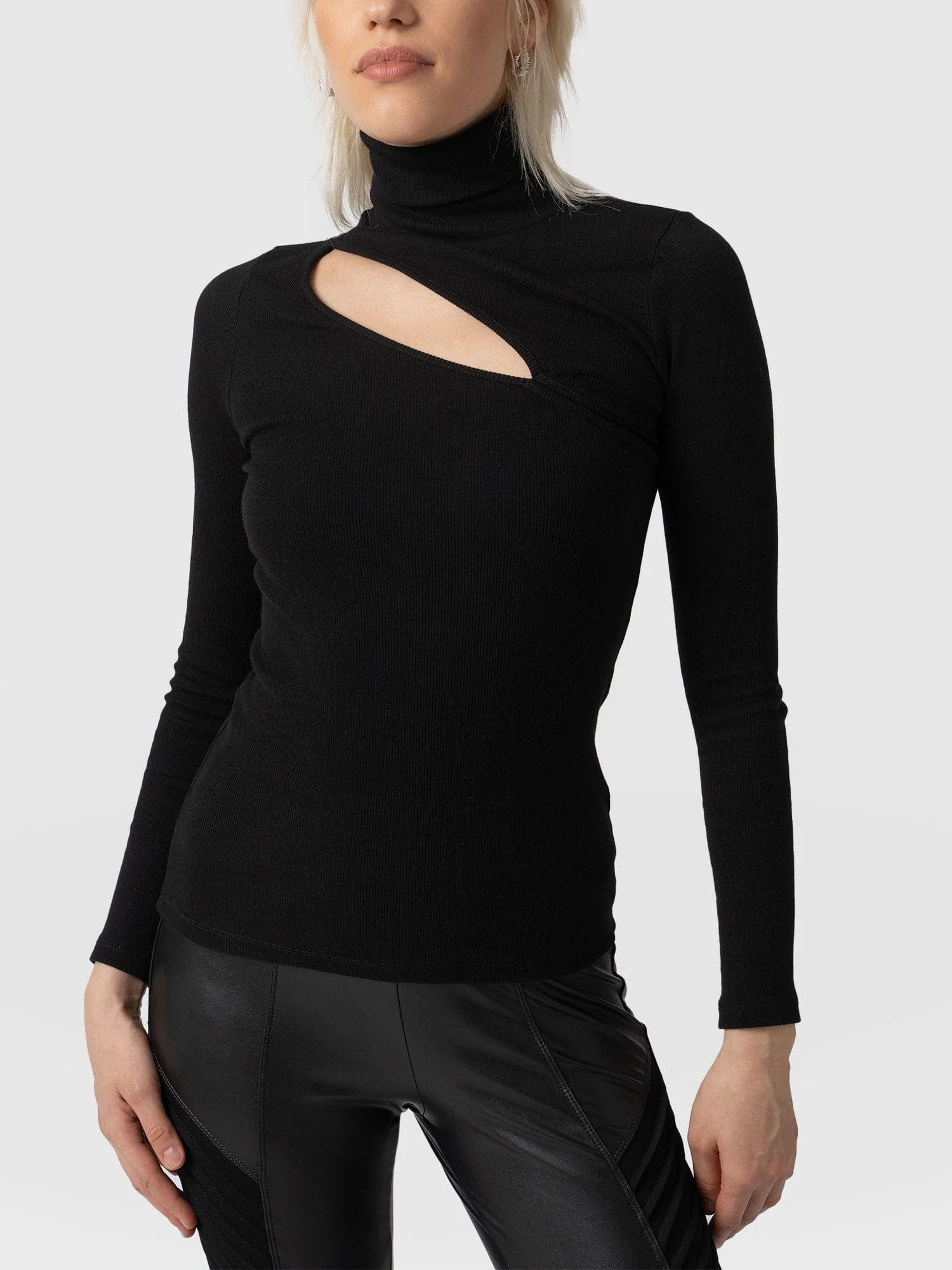 5548-reveal-turtle-neck-black-1.webp