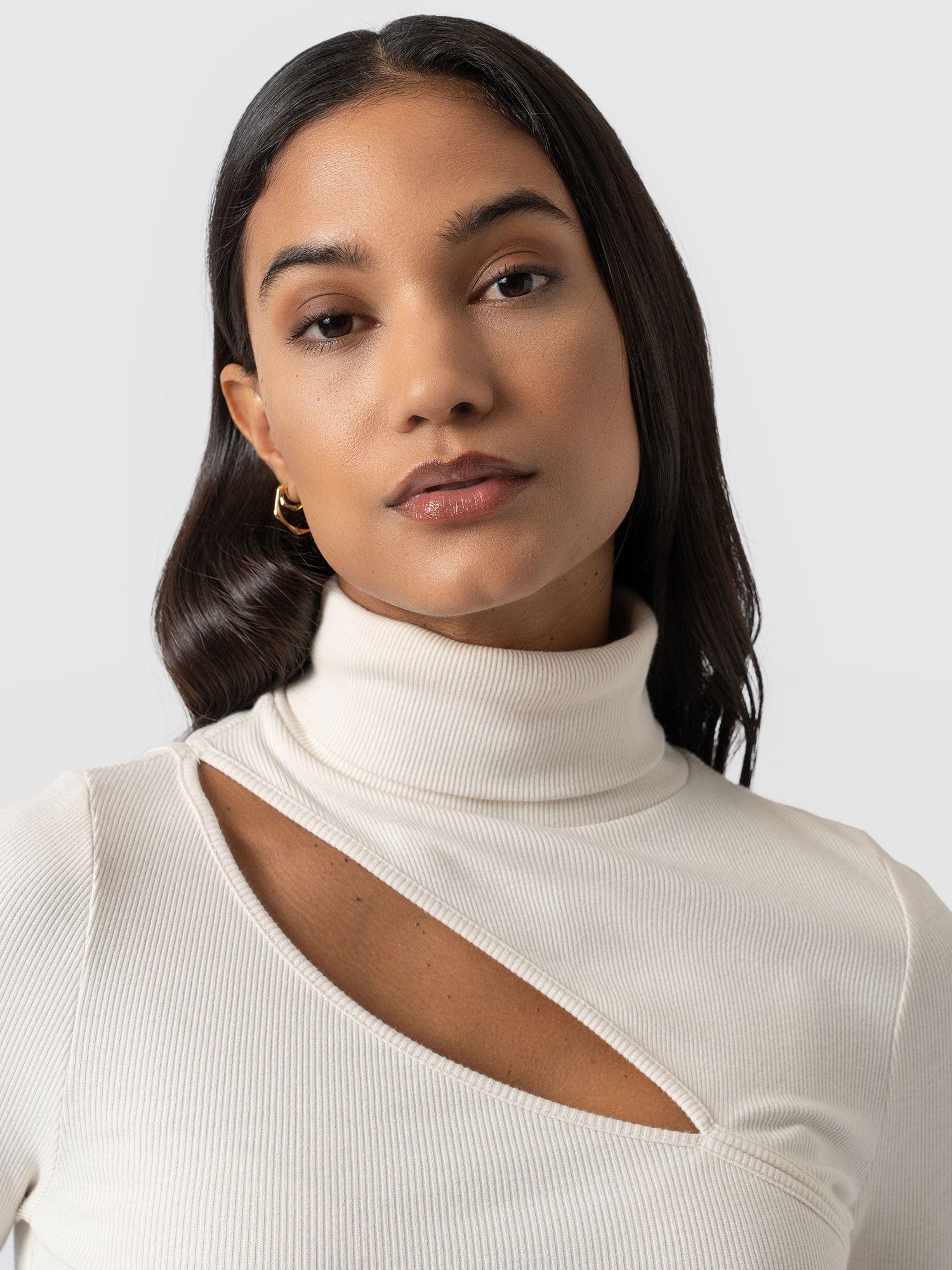 5558-reveal-turtle-neck-cream-1.jpg