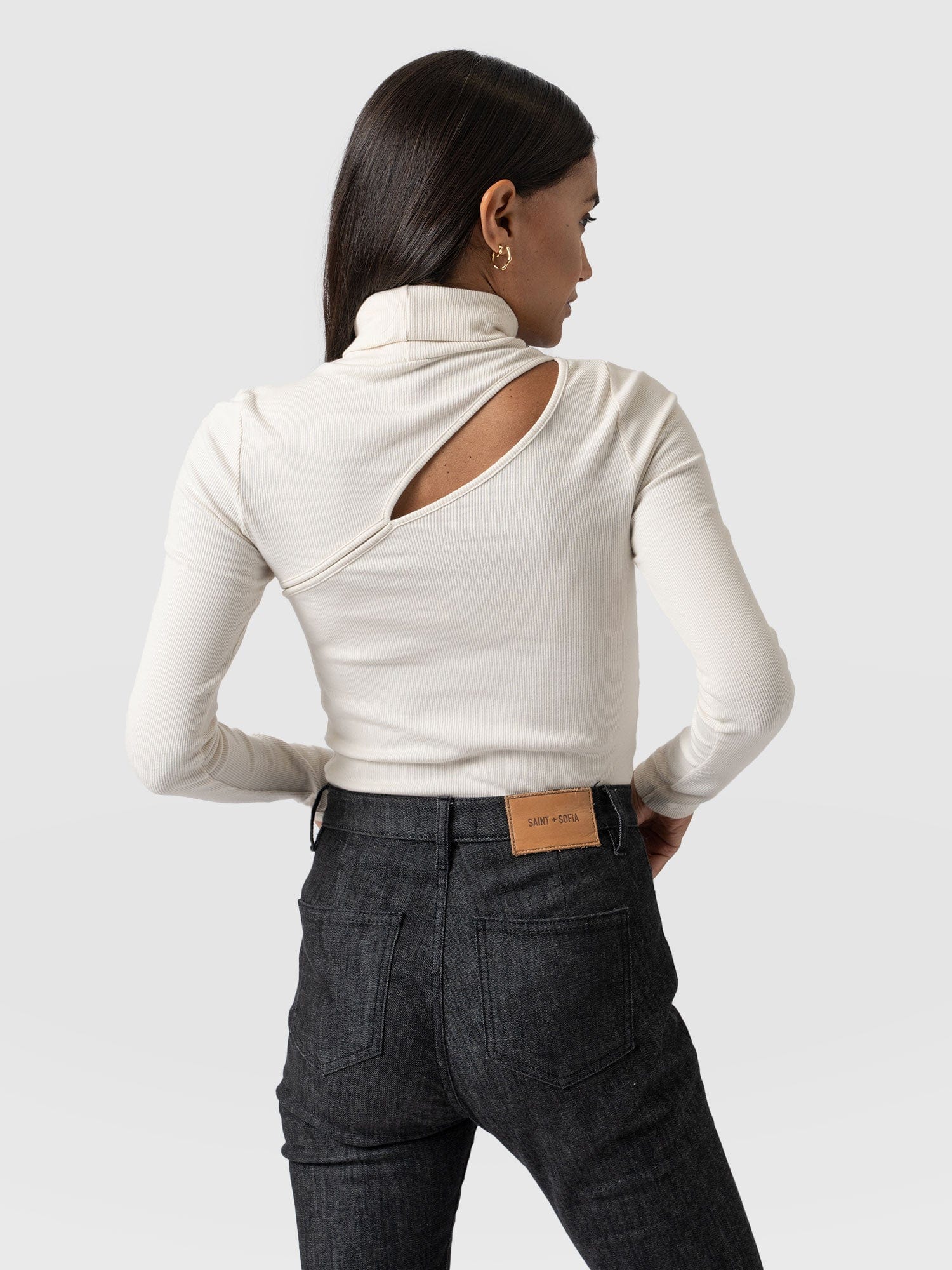 5558-reveal-turtle-neck-cream-1.jpg