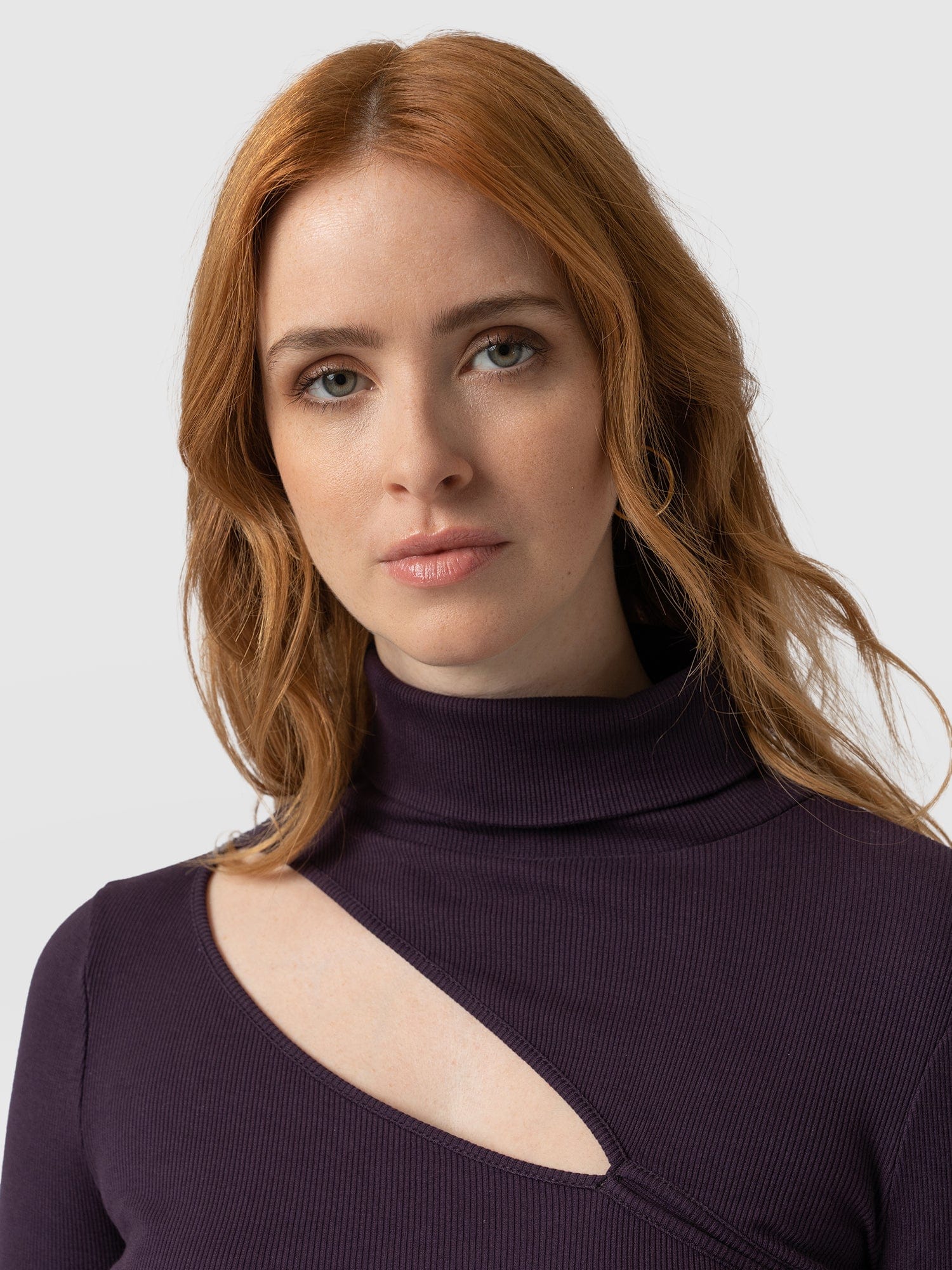 5568-reveal-turtle-neck-plum-1.jpg