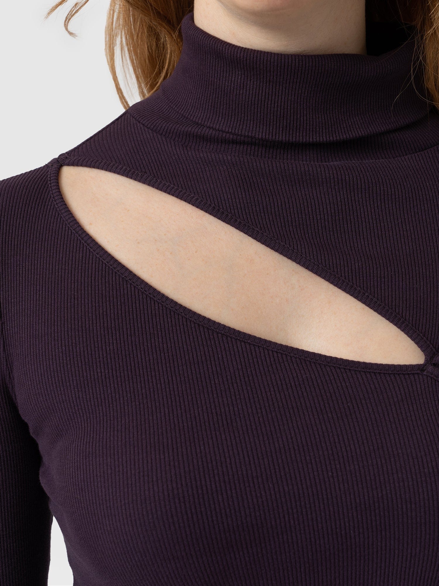5568-reveal-turtle-neck-plum-1.jpg