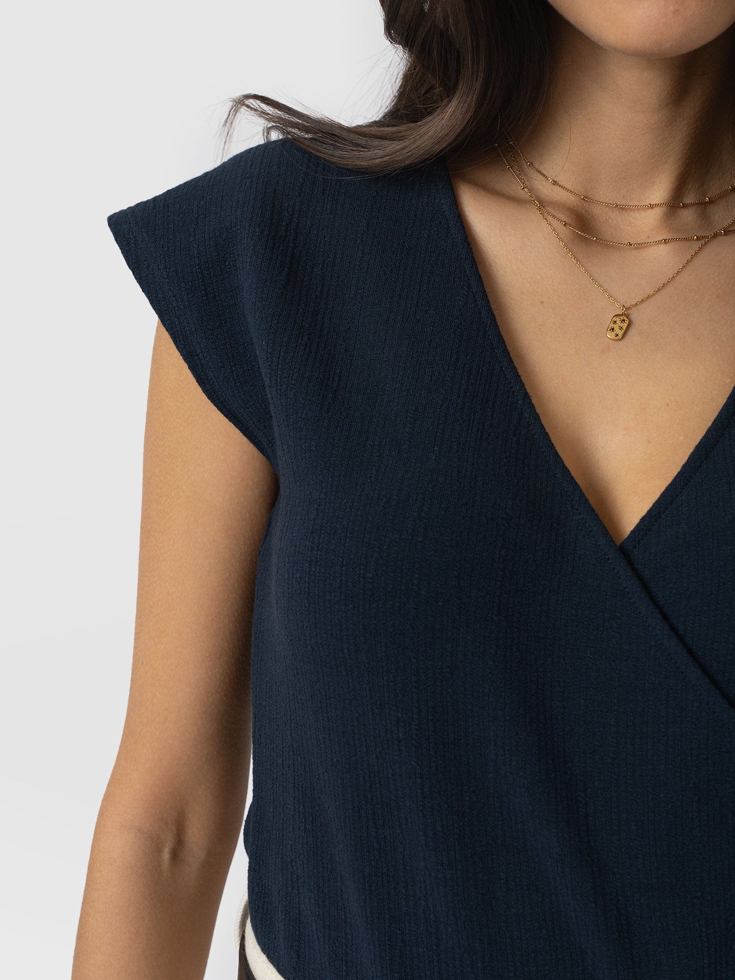 5789-rosa-wrap-top-navy-textured-1.webp