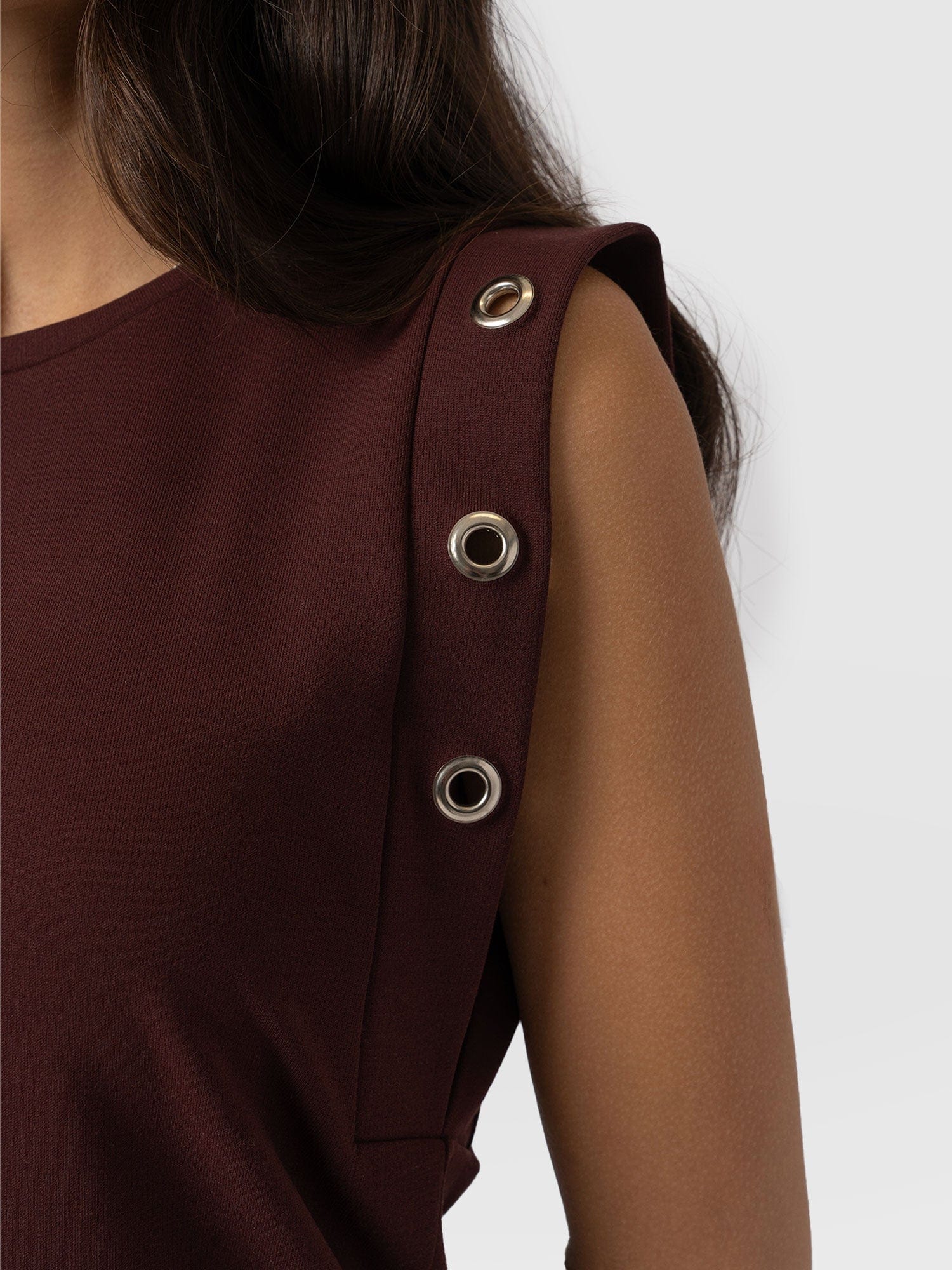 5879-rowan-tee-maroon-eyelet-1.webp