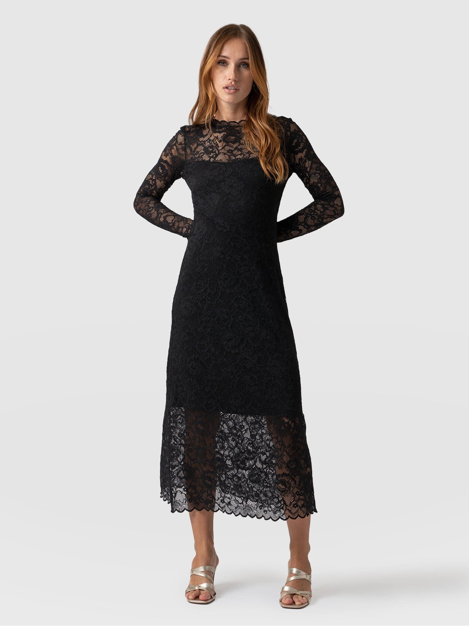 5984-runway-lace-dress-black-1.webp