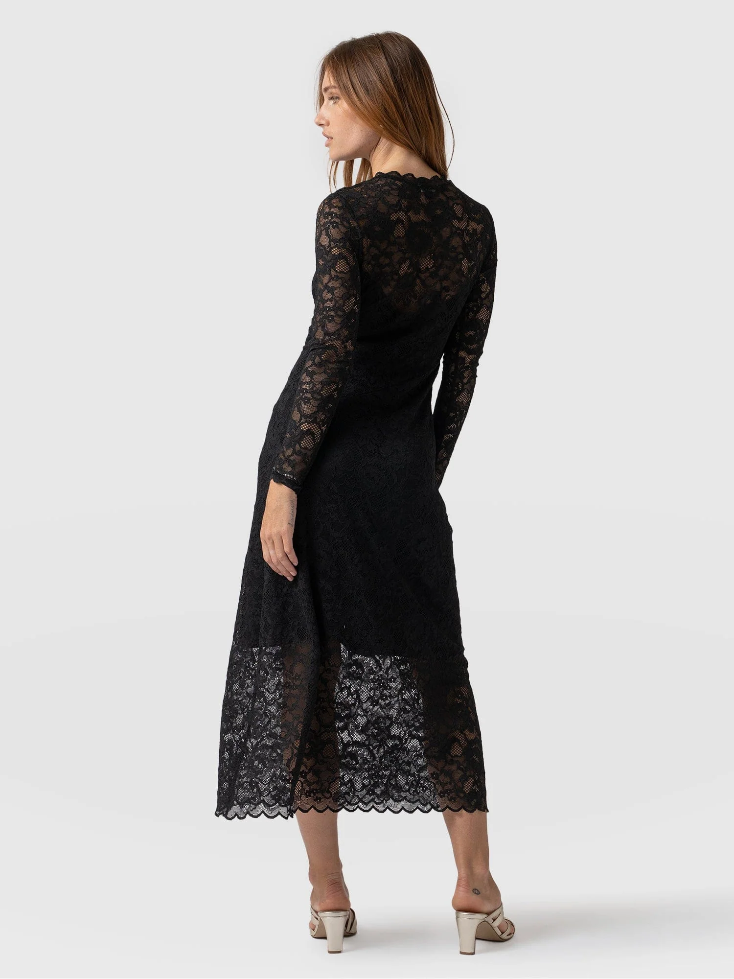 5984-runway-lace-dress-black-1.webp