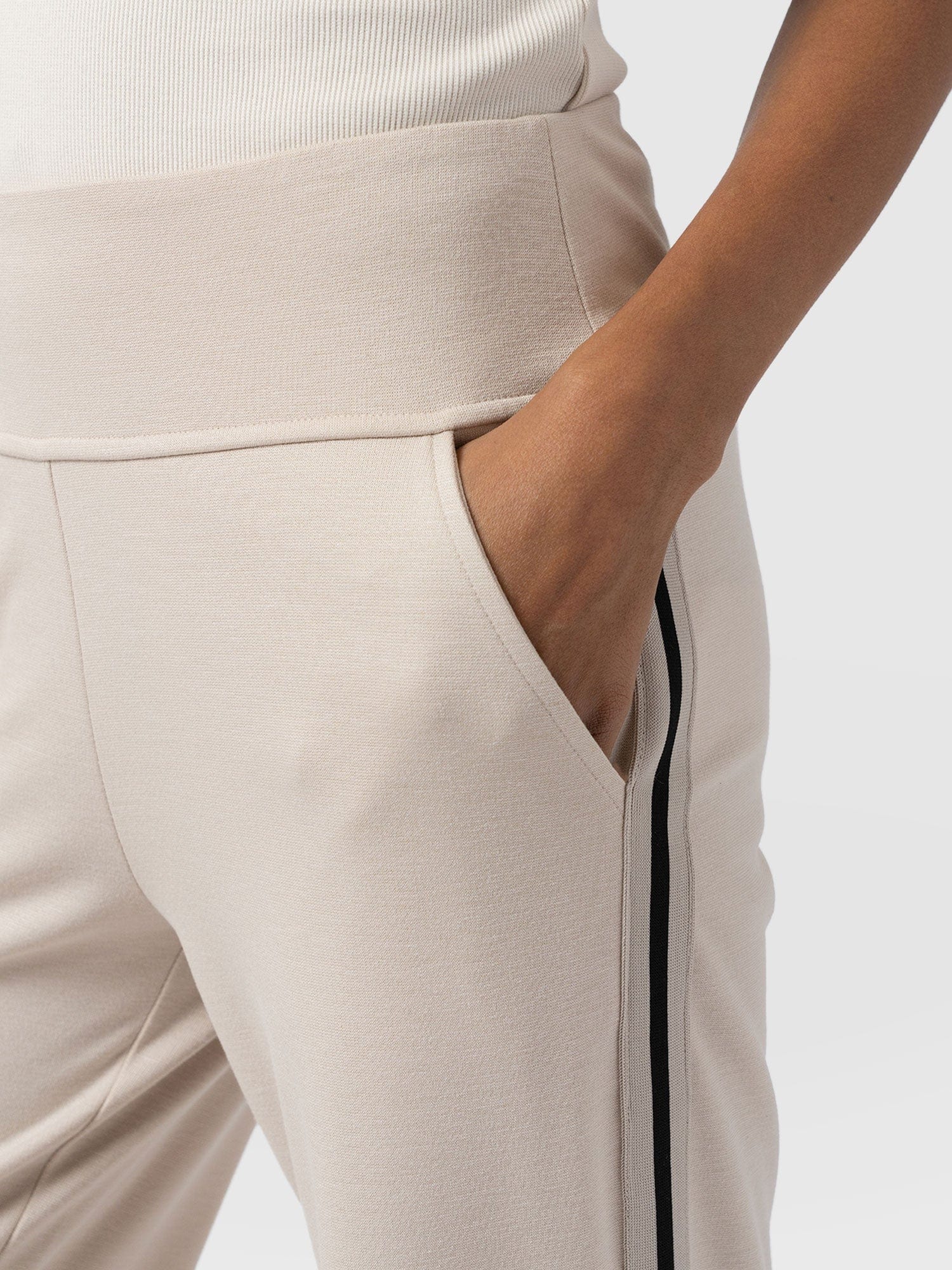 6126-runway-pant-light-beige-stripe-1.webp