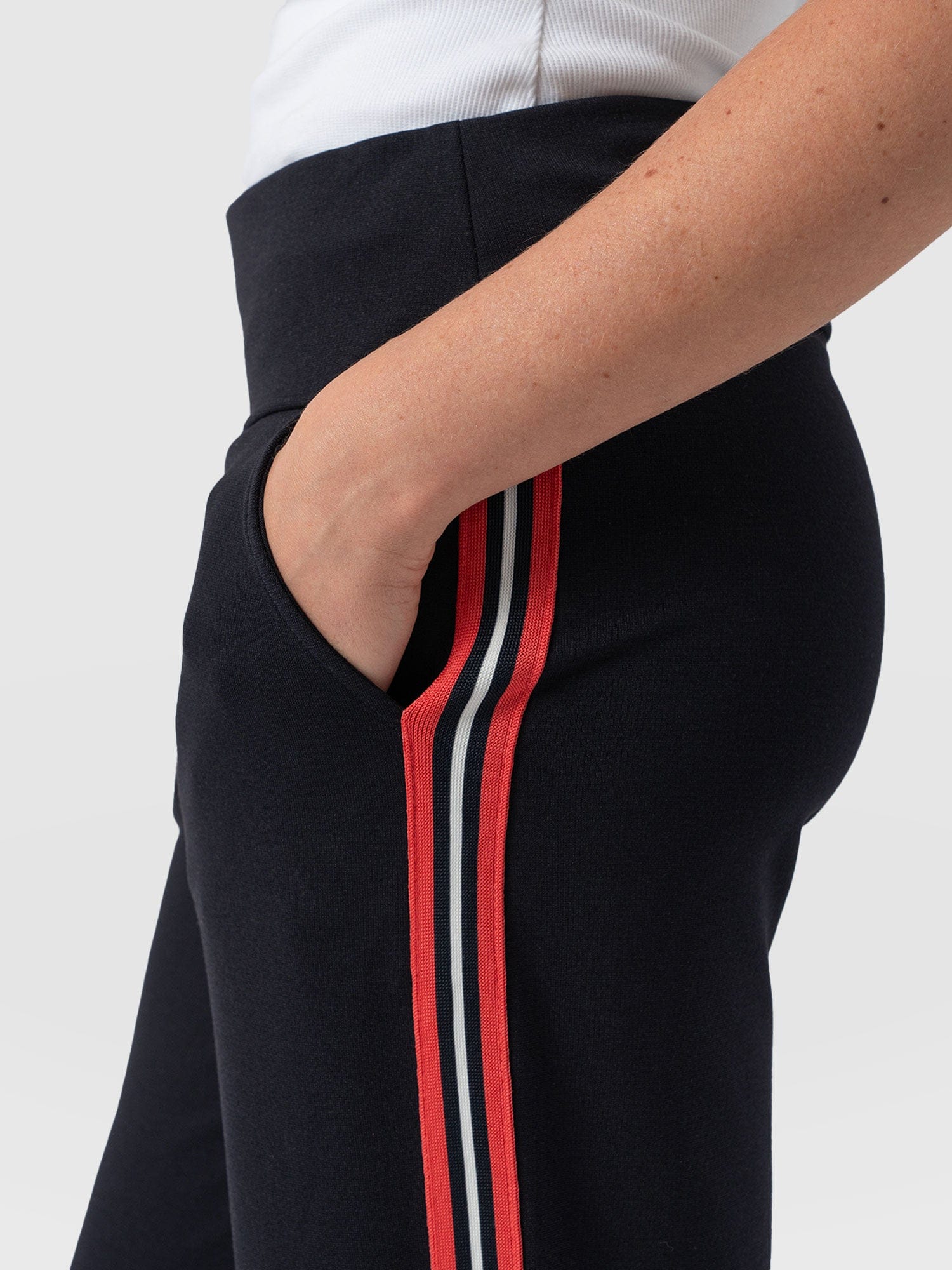 6174-runway-pant-navy-red-stripe-1.webp