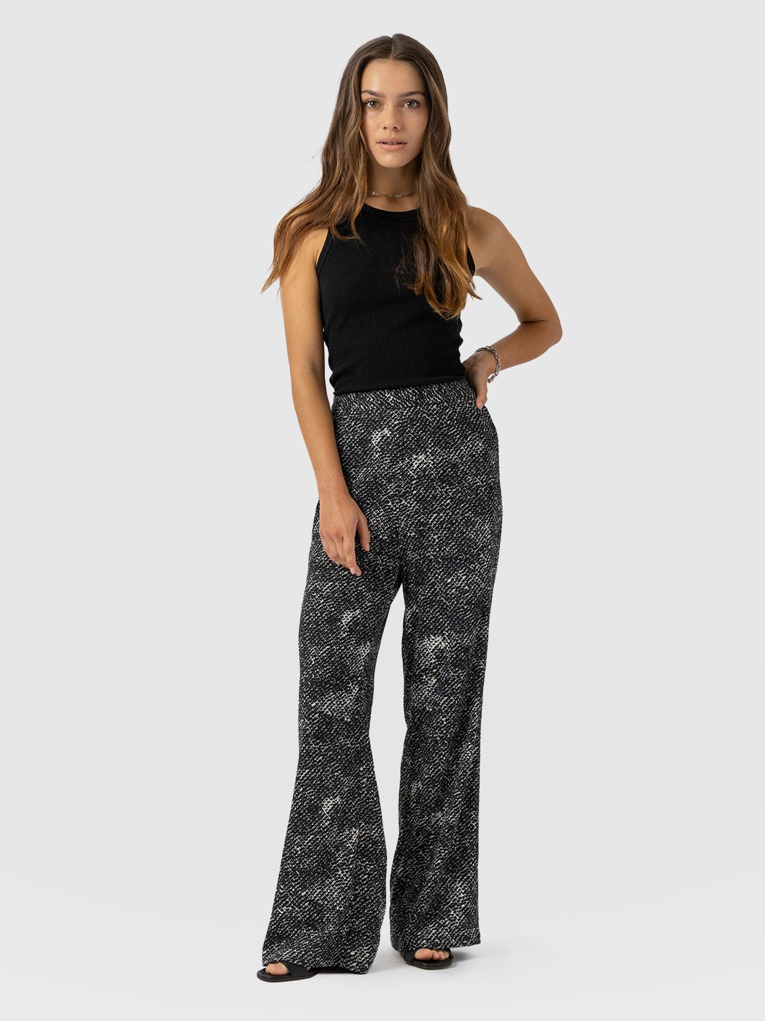 6238-sawyer-pant-monochrome-gothica-1.jpg