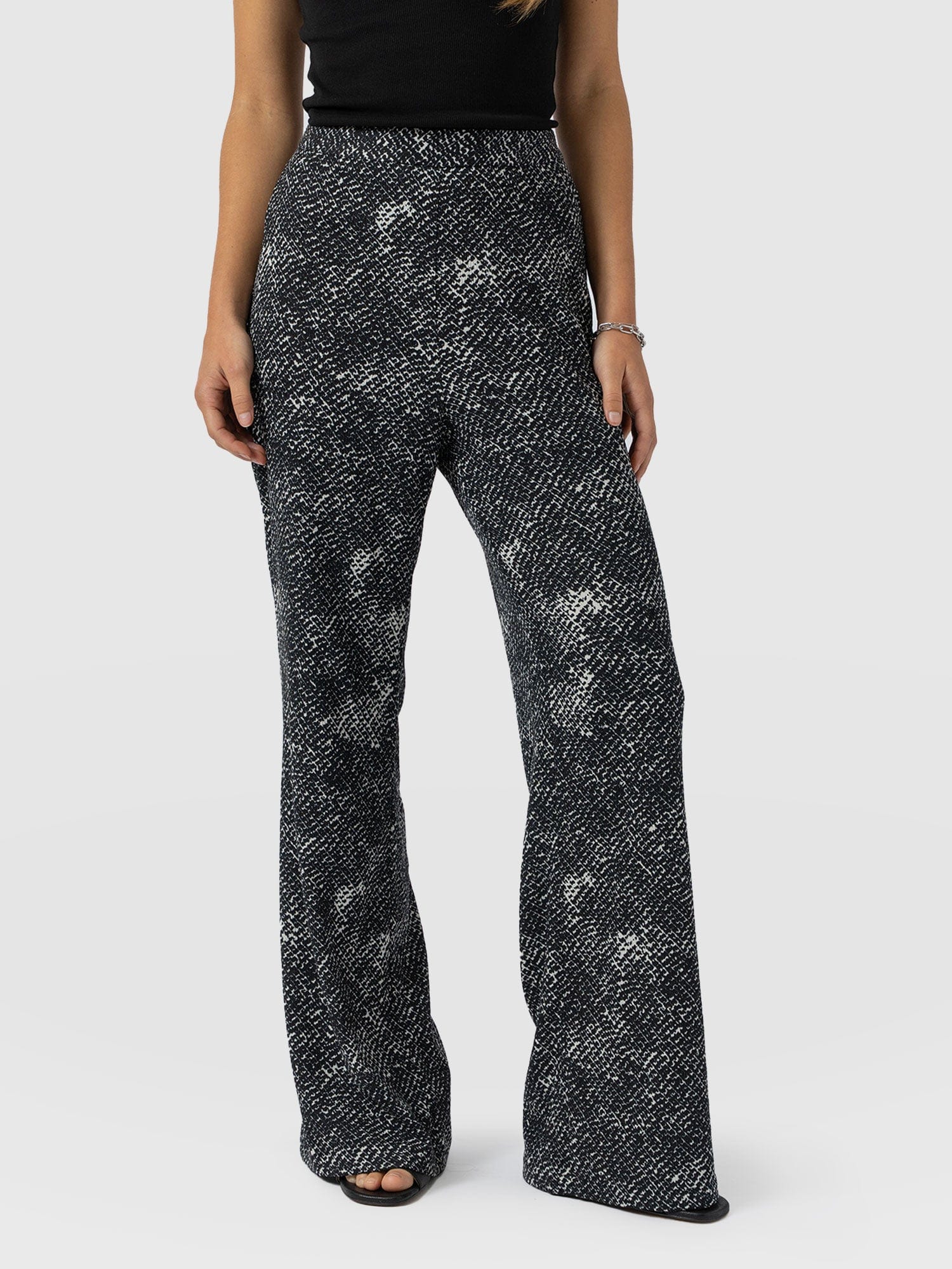 6238-sawyer-pant-monochrome-gothica-1.jpg