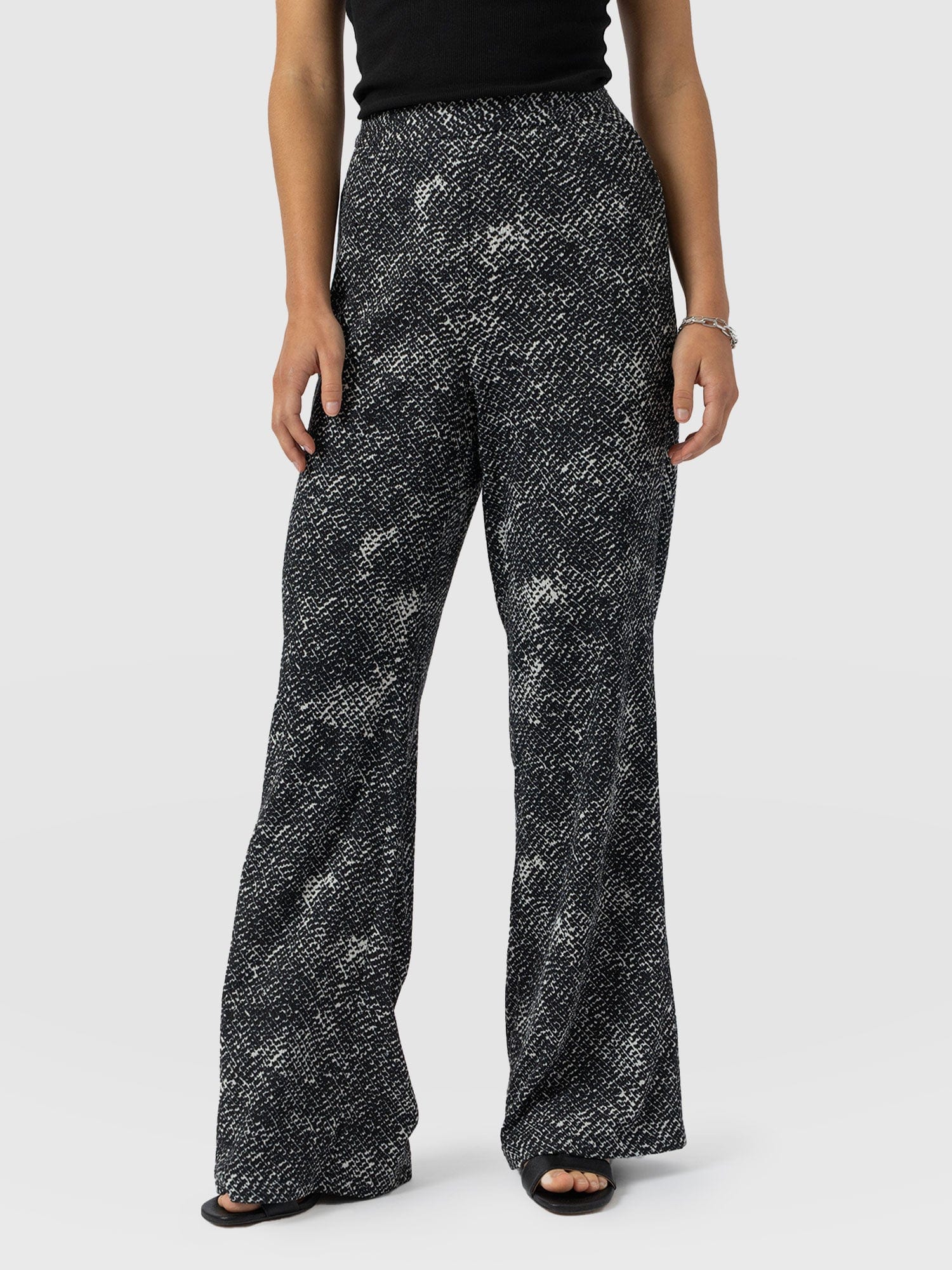 6238-sawyer-pant-monochrome-gothica-1.jpg