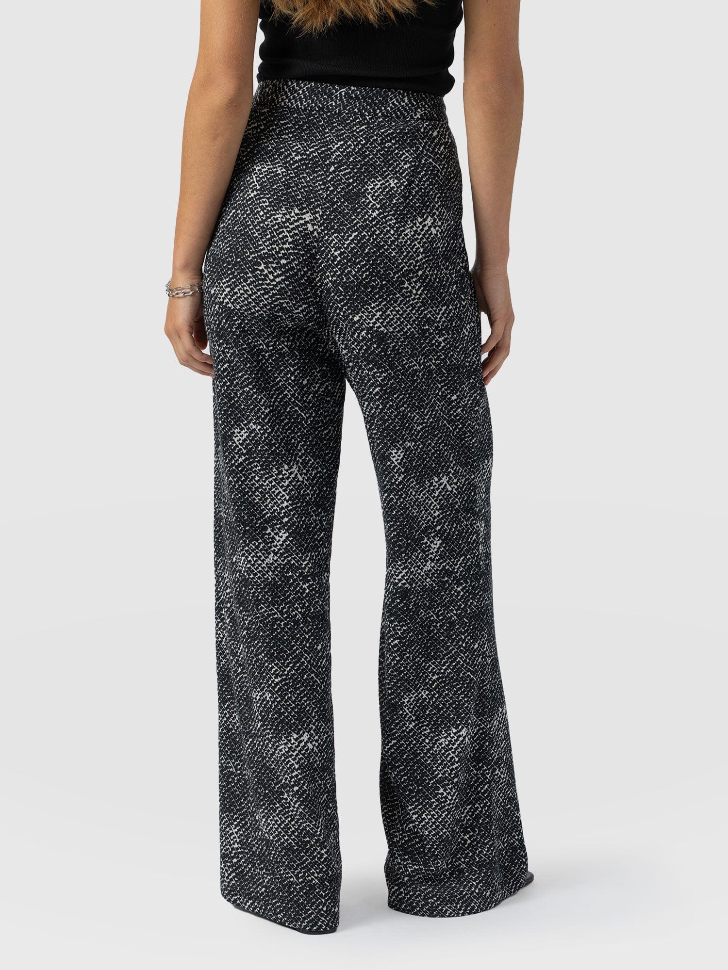 6238-sawyer-pant-monochrome-gothica-1.jpg