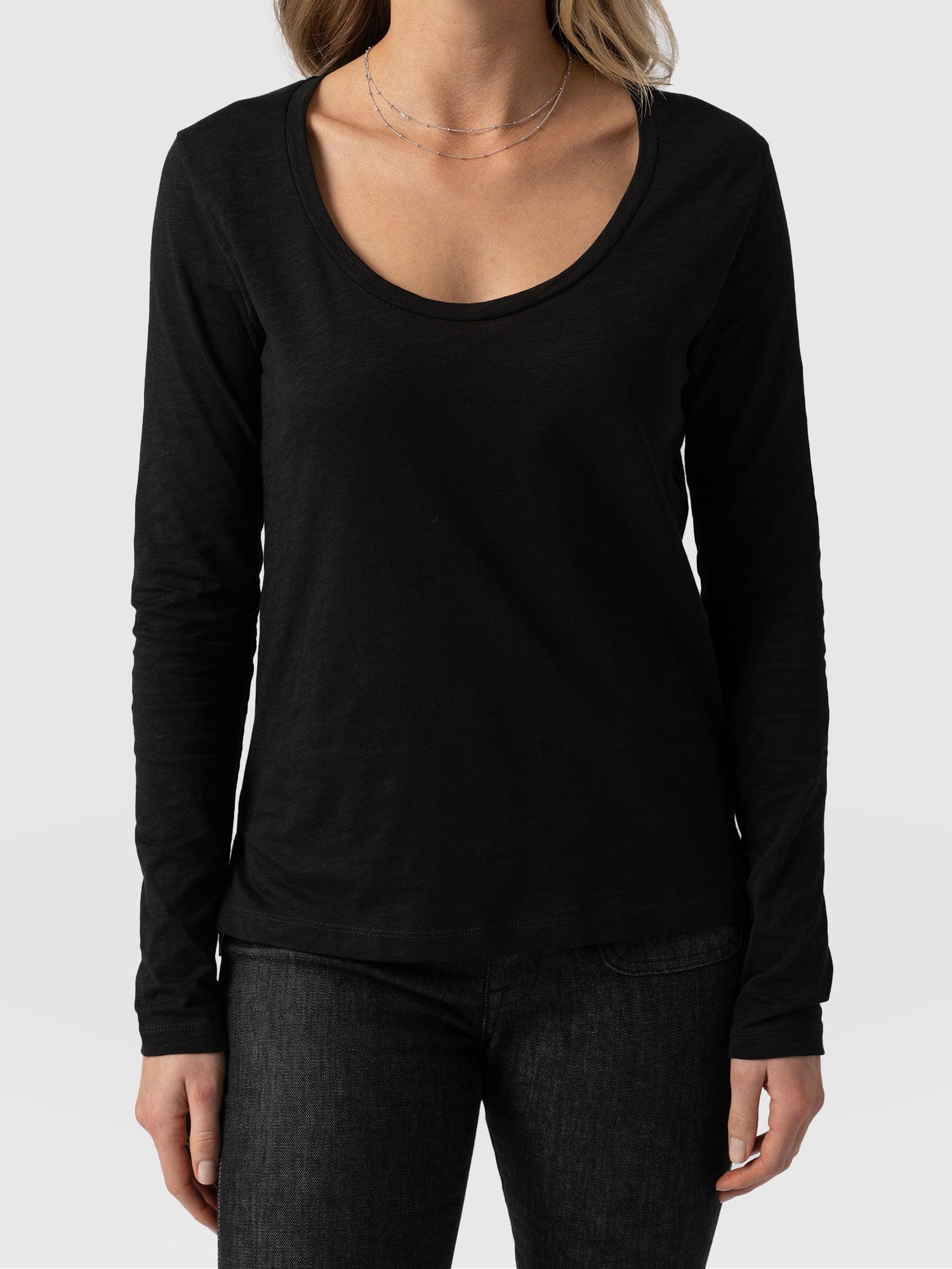 6269-scoop-neck-long-sleeve-tee-black-1.webp