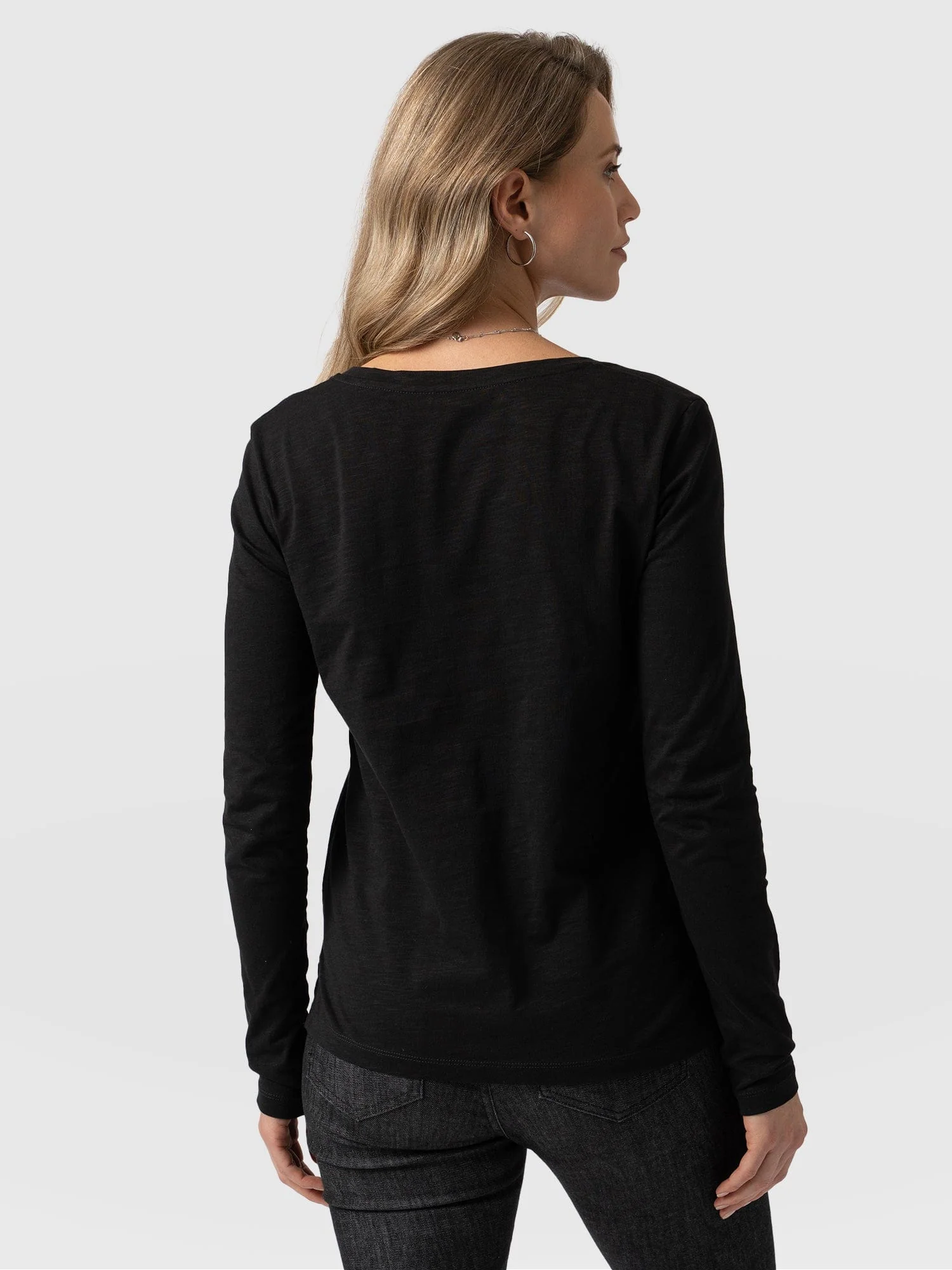 6269-scoop-neck-long-sleeve-tee-black-1.webp