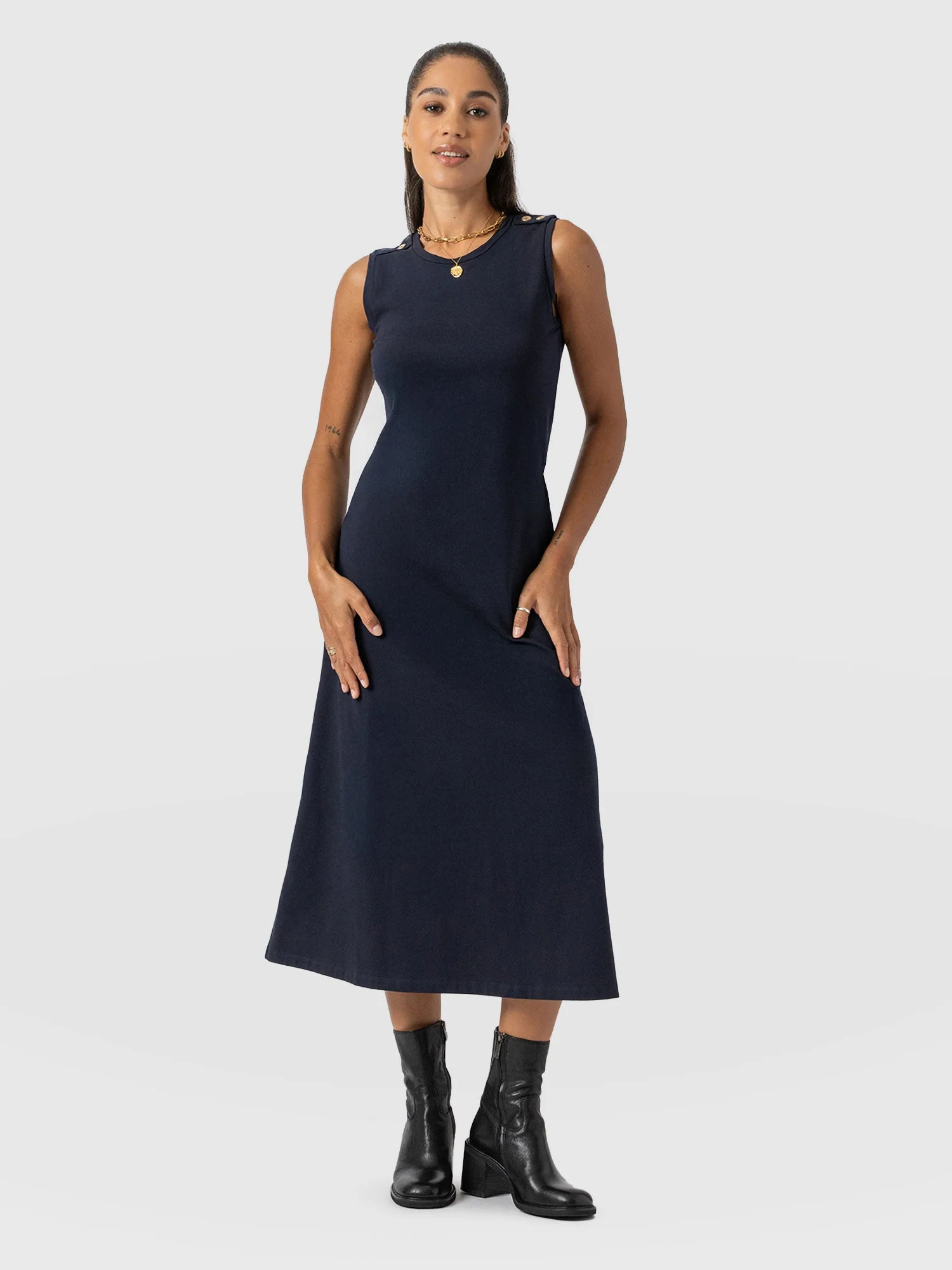 6333-sleeveless-runway-maxi-dress-navy-1.webp