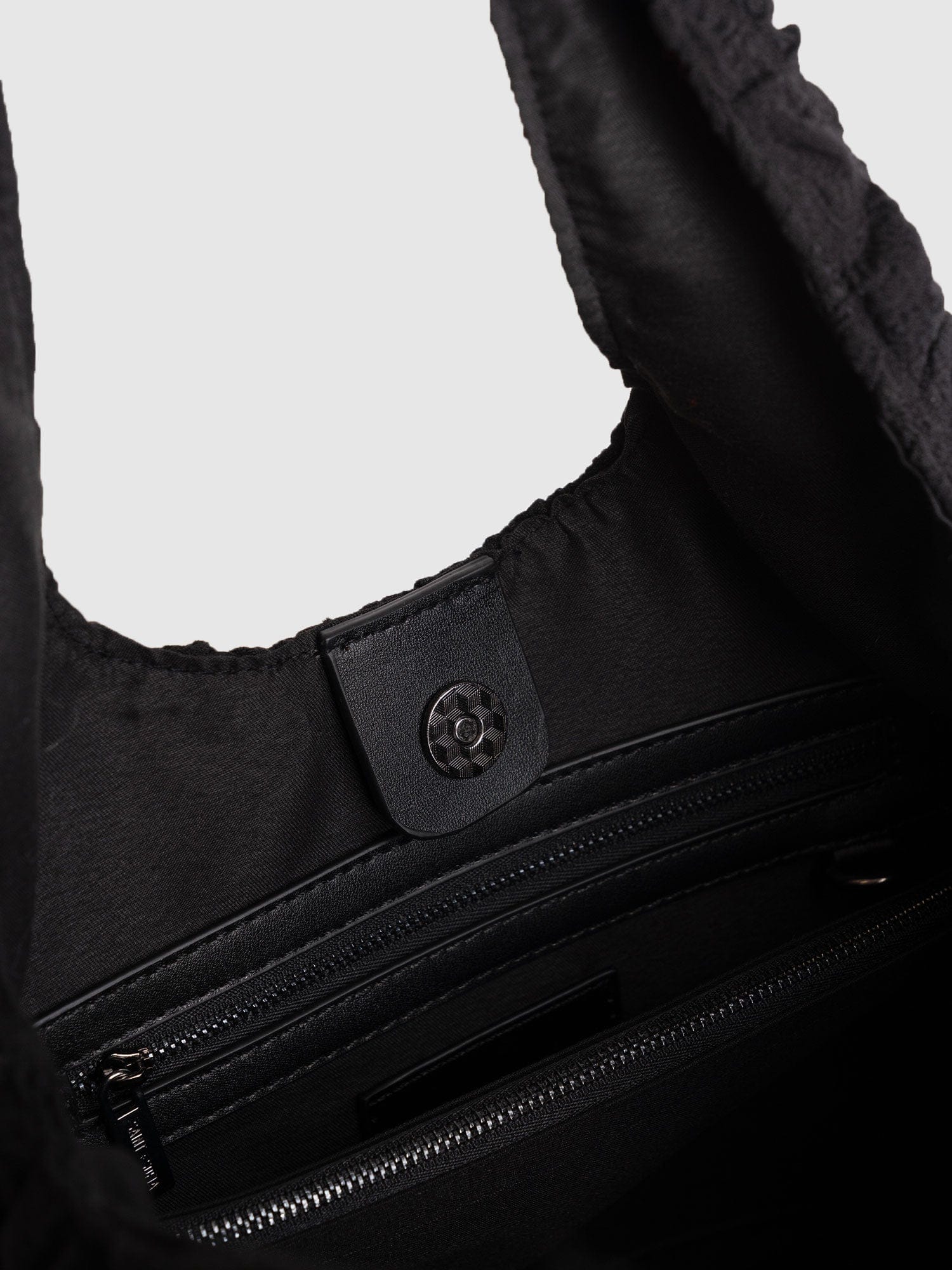 6425-soho-shoulder-tote-bag-black-1.webp
