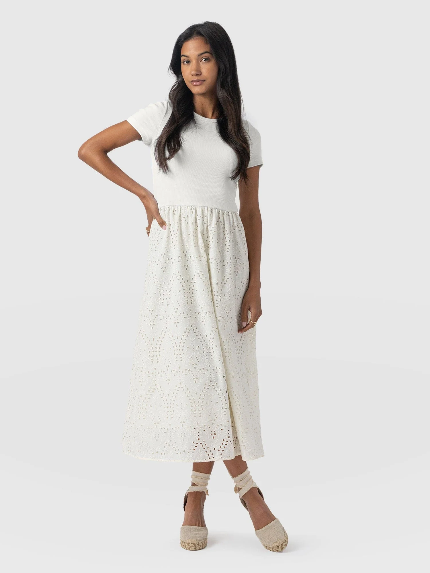 6428-sophia-contrast-dress-white-broderie-1.webp