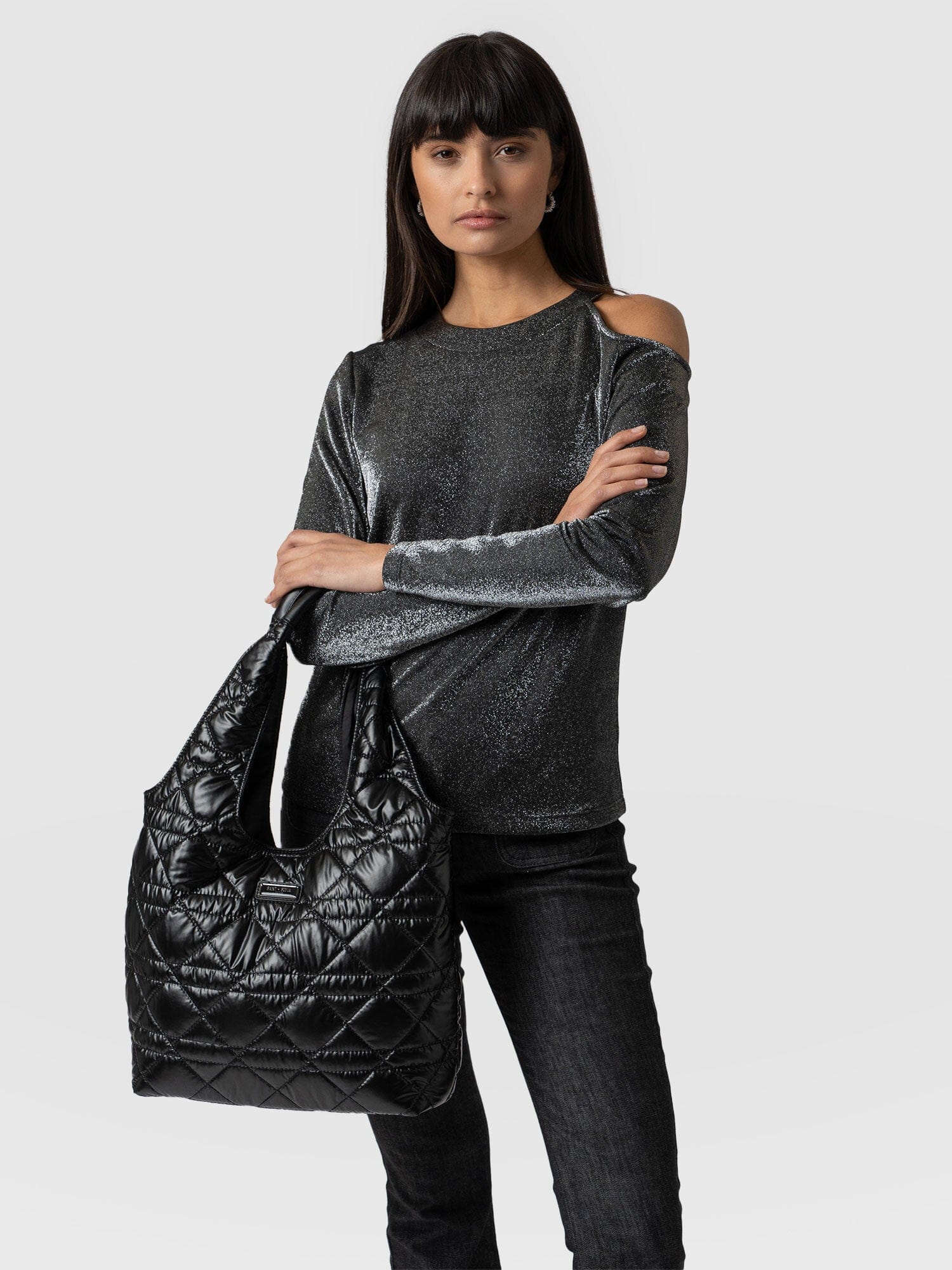 6500-stella-shoulder-tote-bag-gloss-black-1.webp