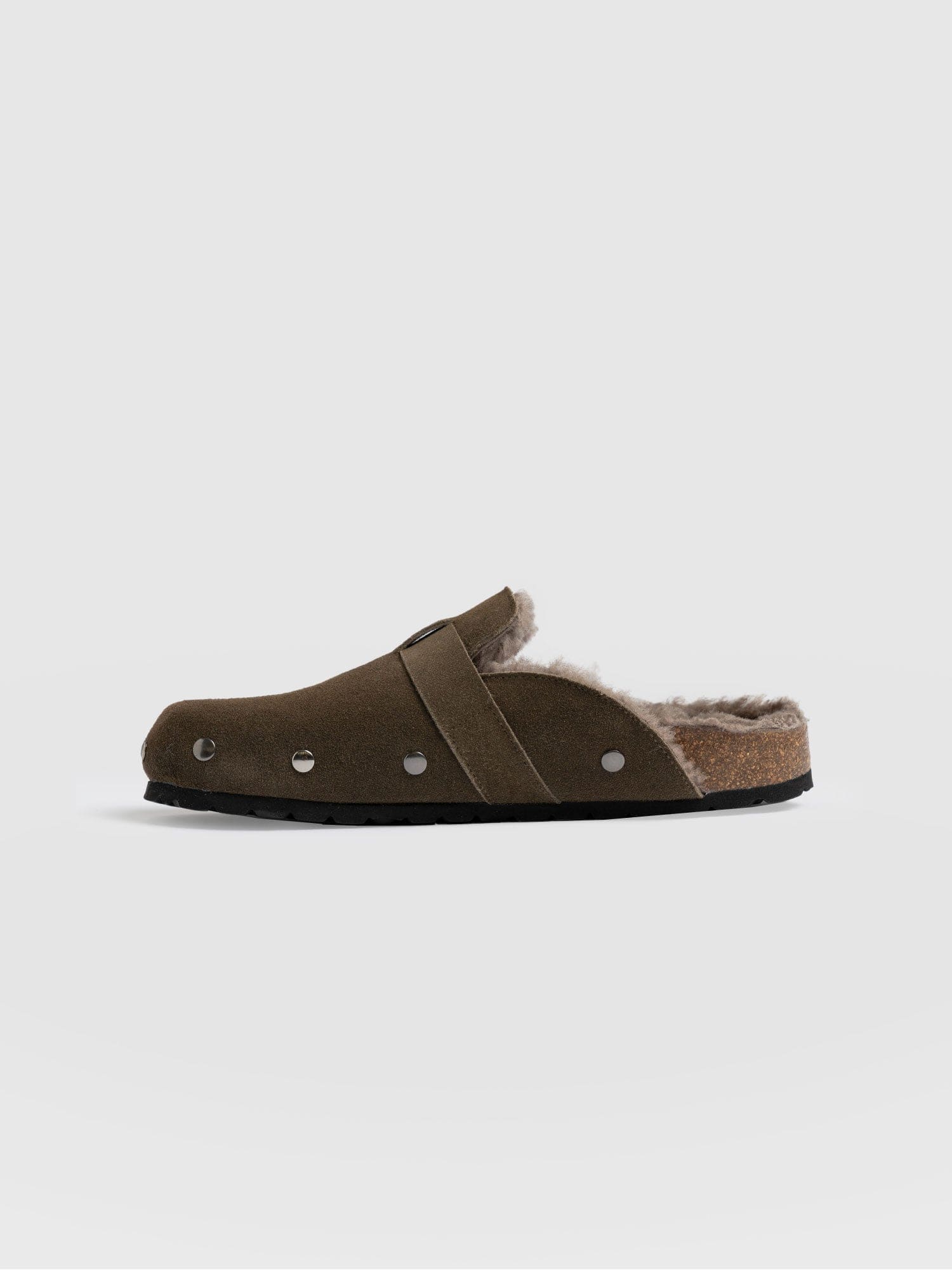 6536-studded-clogs-khaki-shearling-1.webp