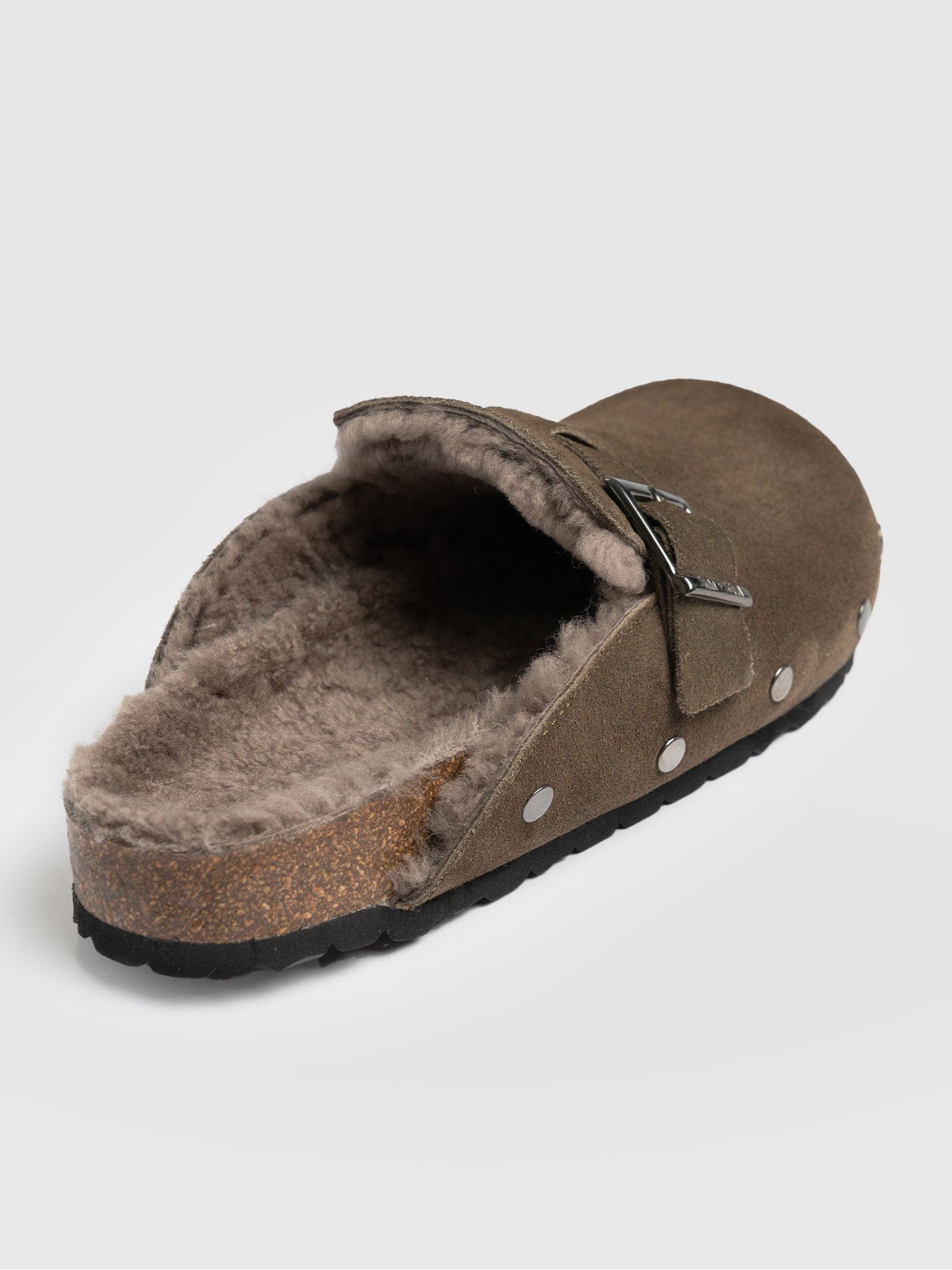 6536-studded-clogs-khaki-shearling-1.webp