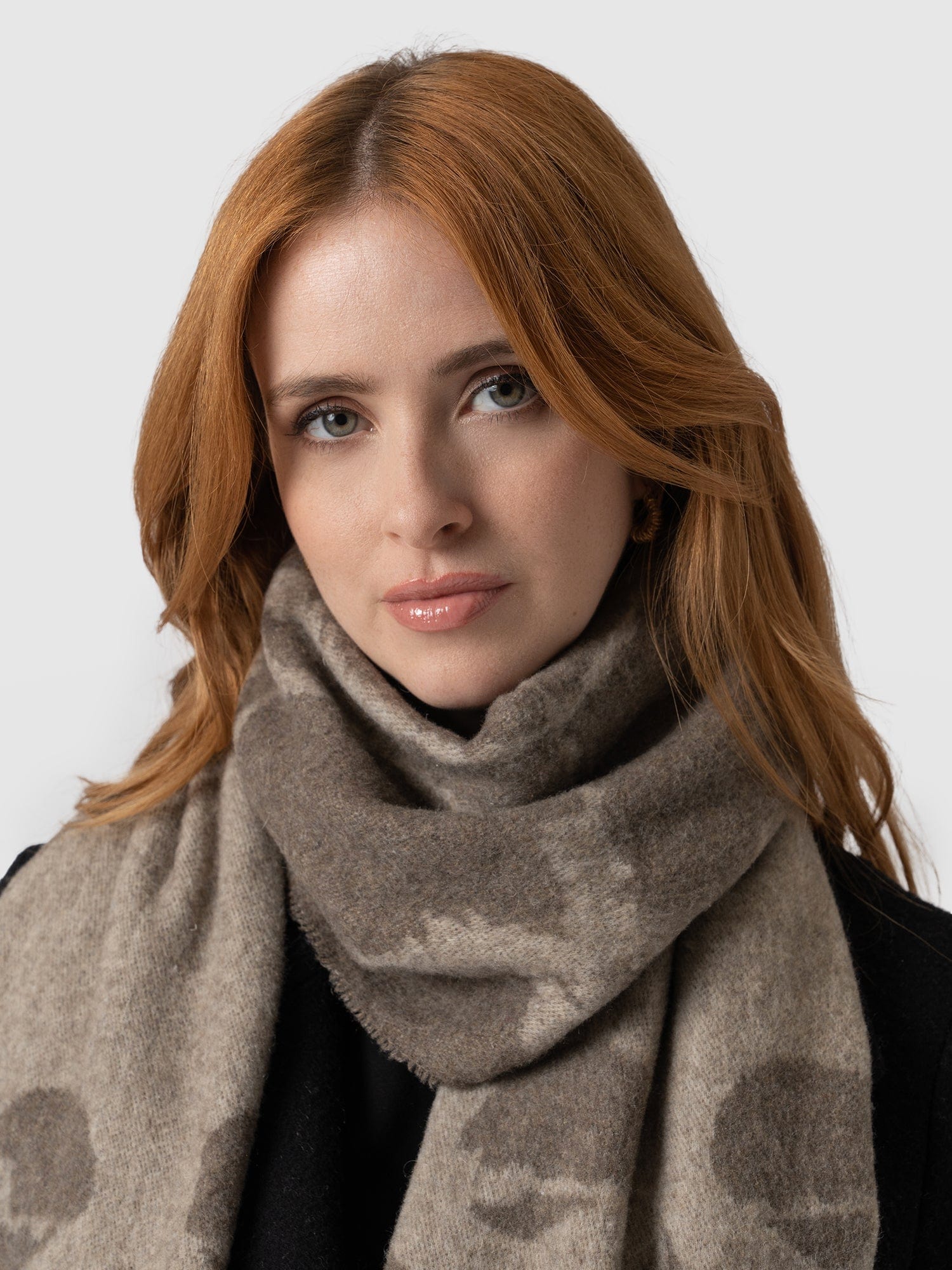 6580-sutton-skull-scarf-beige-1.jpg