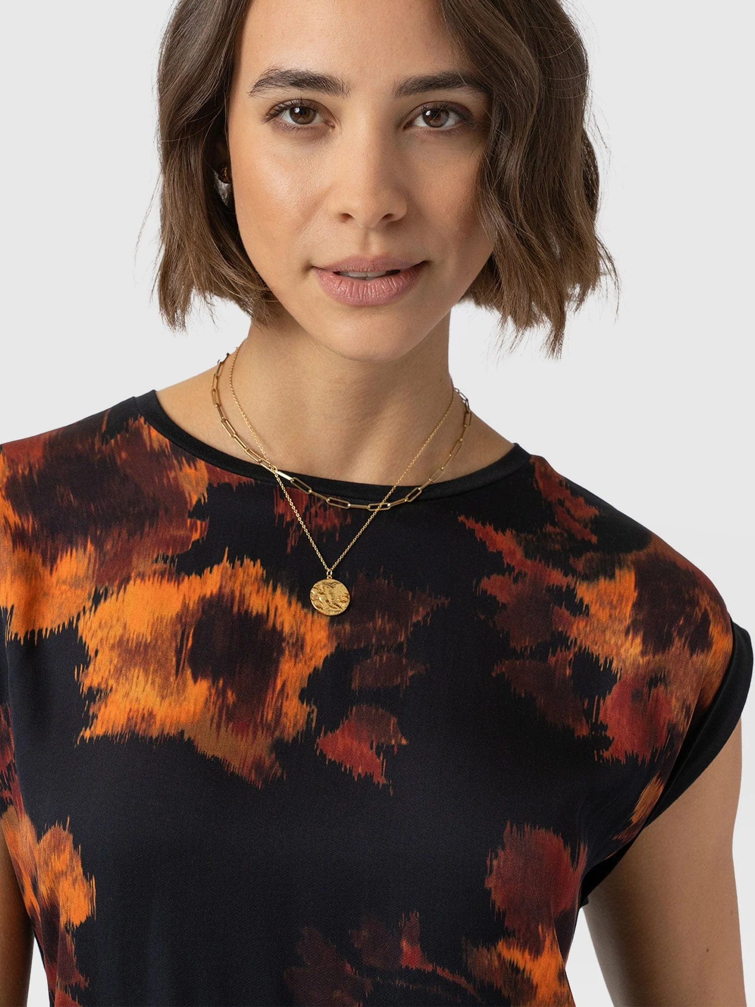 6797-turn-up-contrast-tee-autumn-floral-1.webp