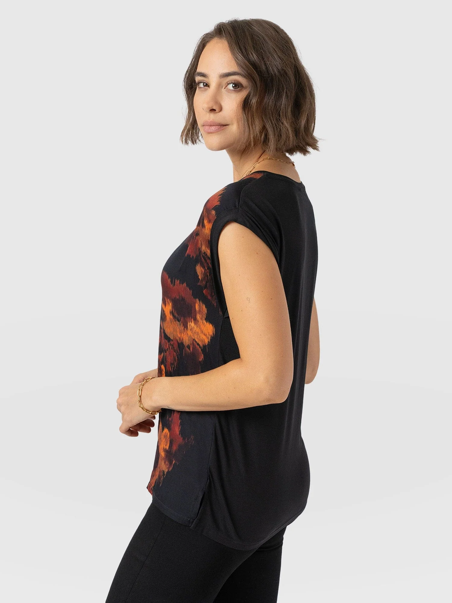 6797-turn-up-contrast-tee-autumn-floral-1.webp