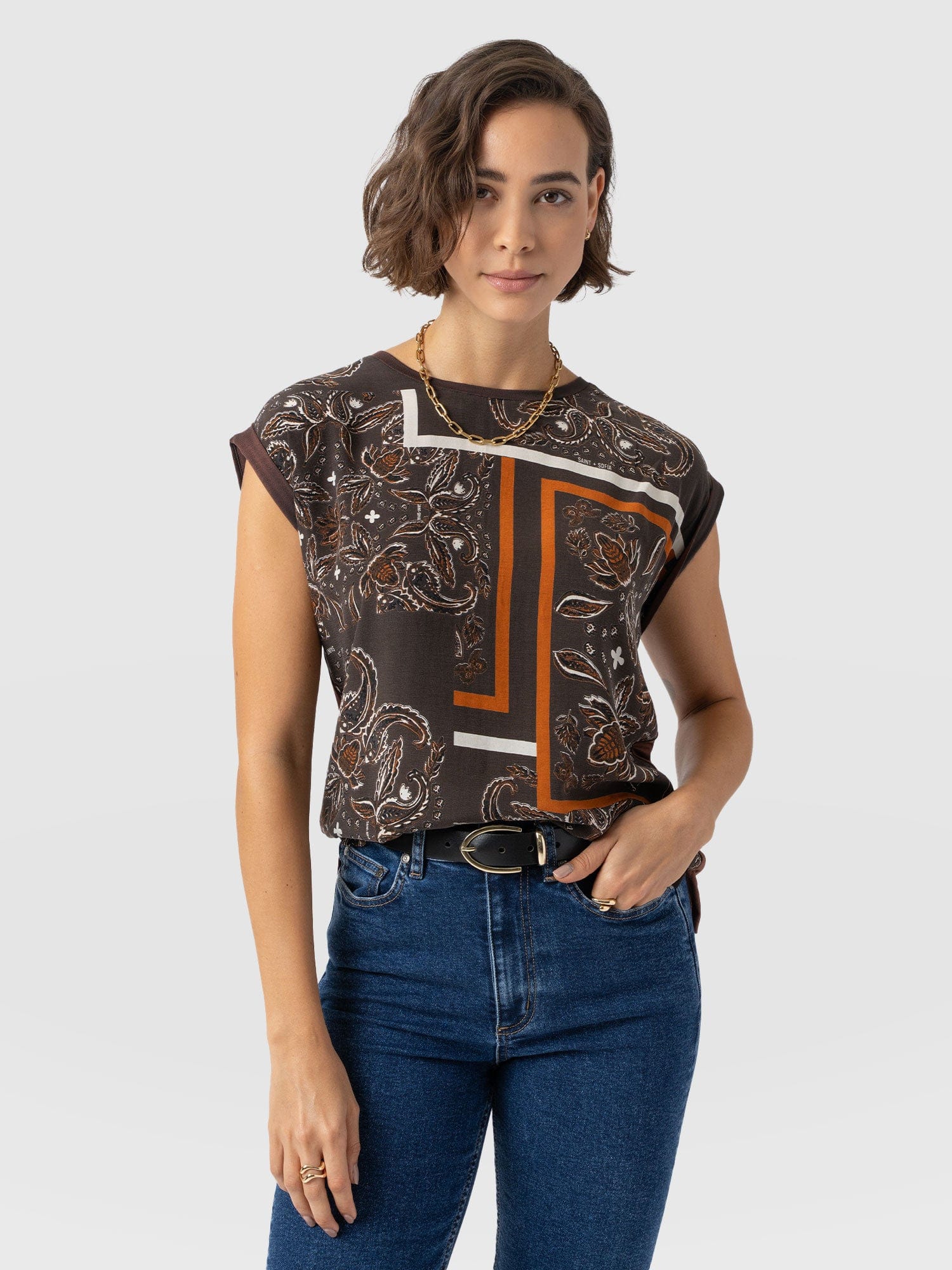 6837-turn-up-contrast-tee-brown-paisley-1.jpg