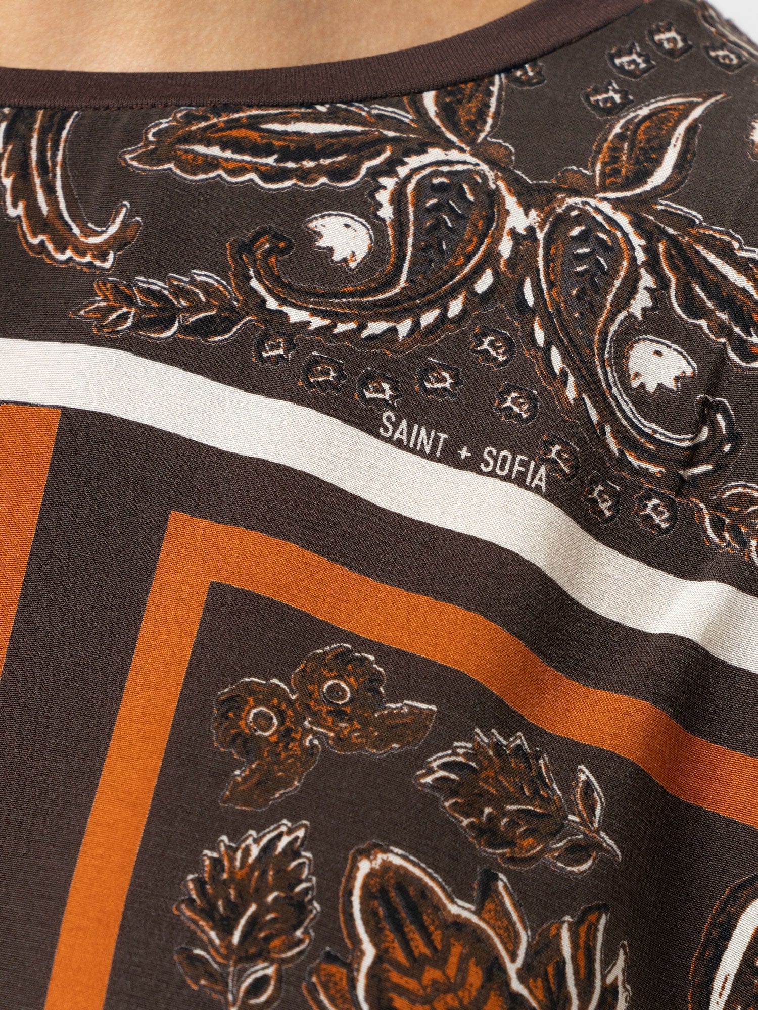 6837-turn-up-contrast-tee-brown-paisley-1.jpg