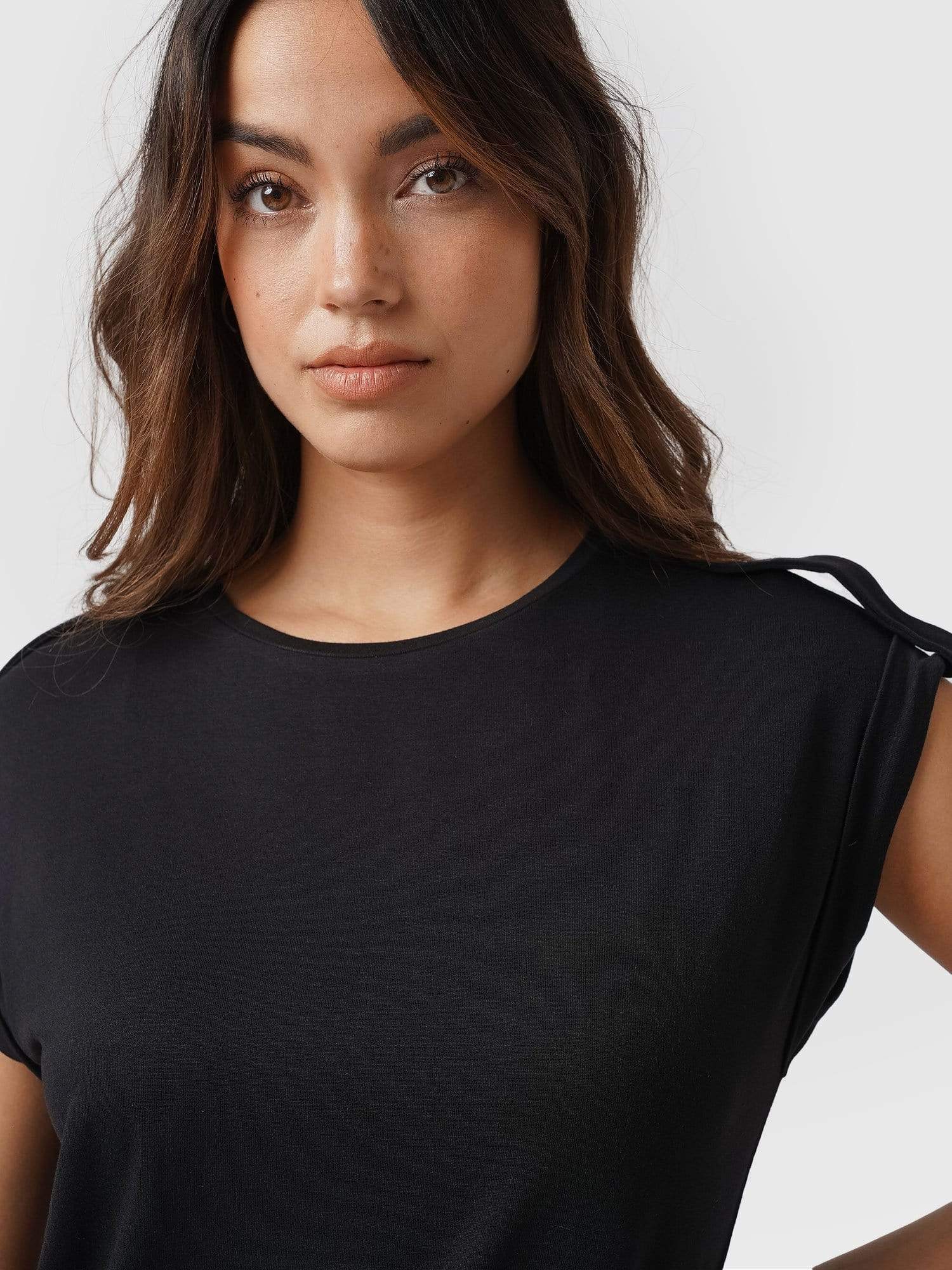 6907-turn-up-tee-black-1.jpg