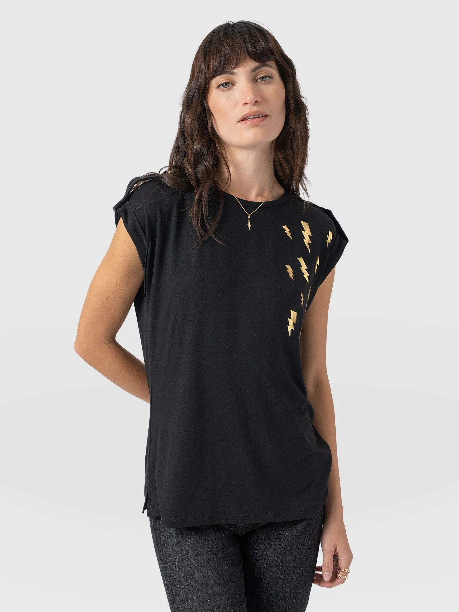 6917-turn-up-tee-black-lightning-1.webp