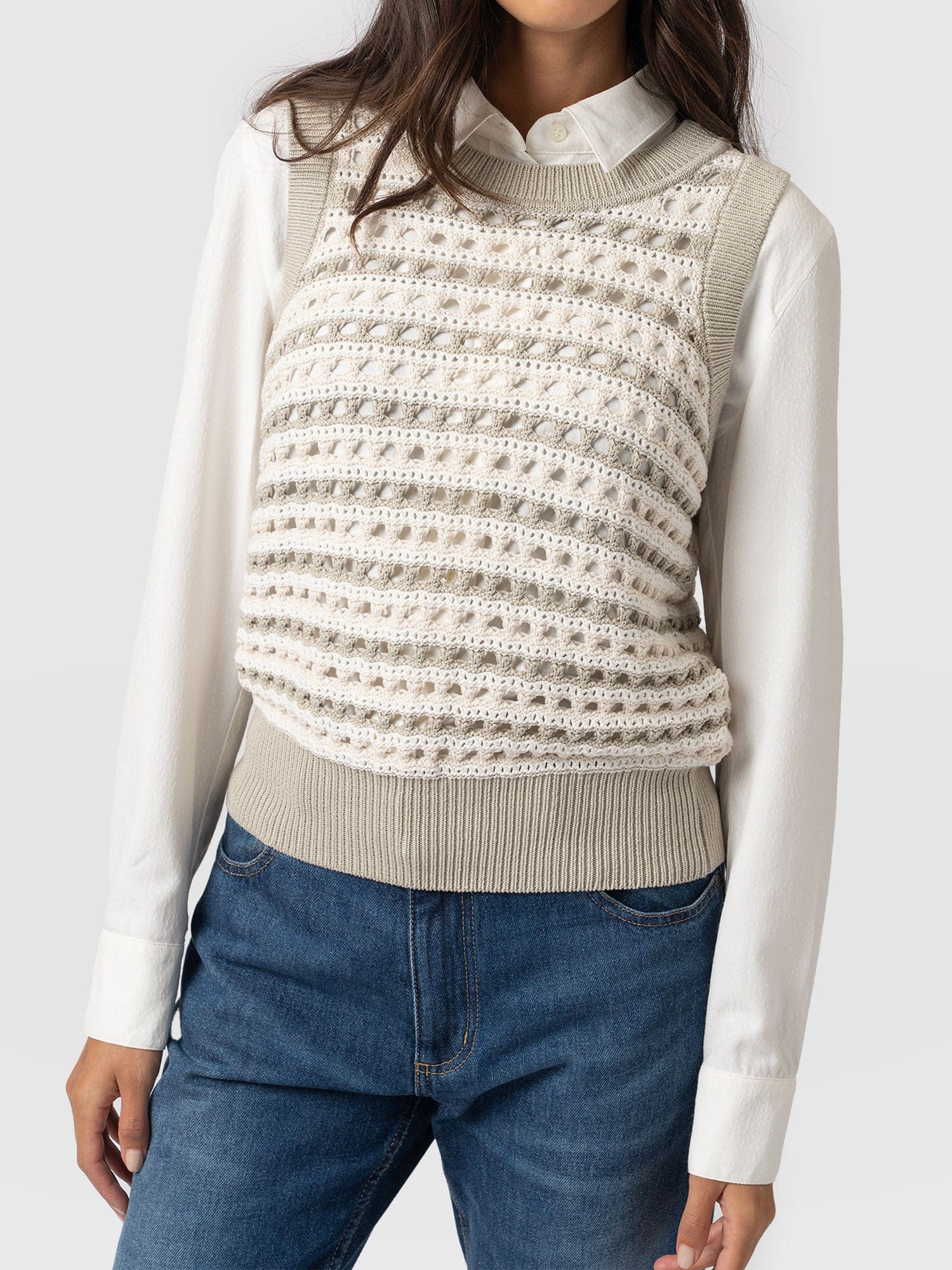 70-adler-sleeveless-knit-beige-1.webp