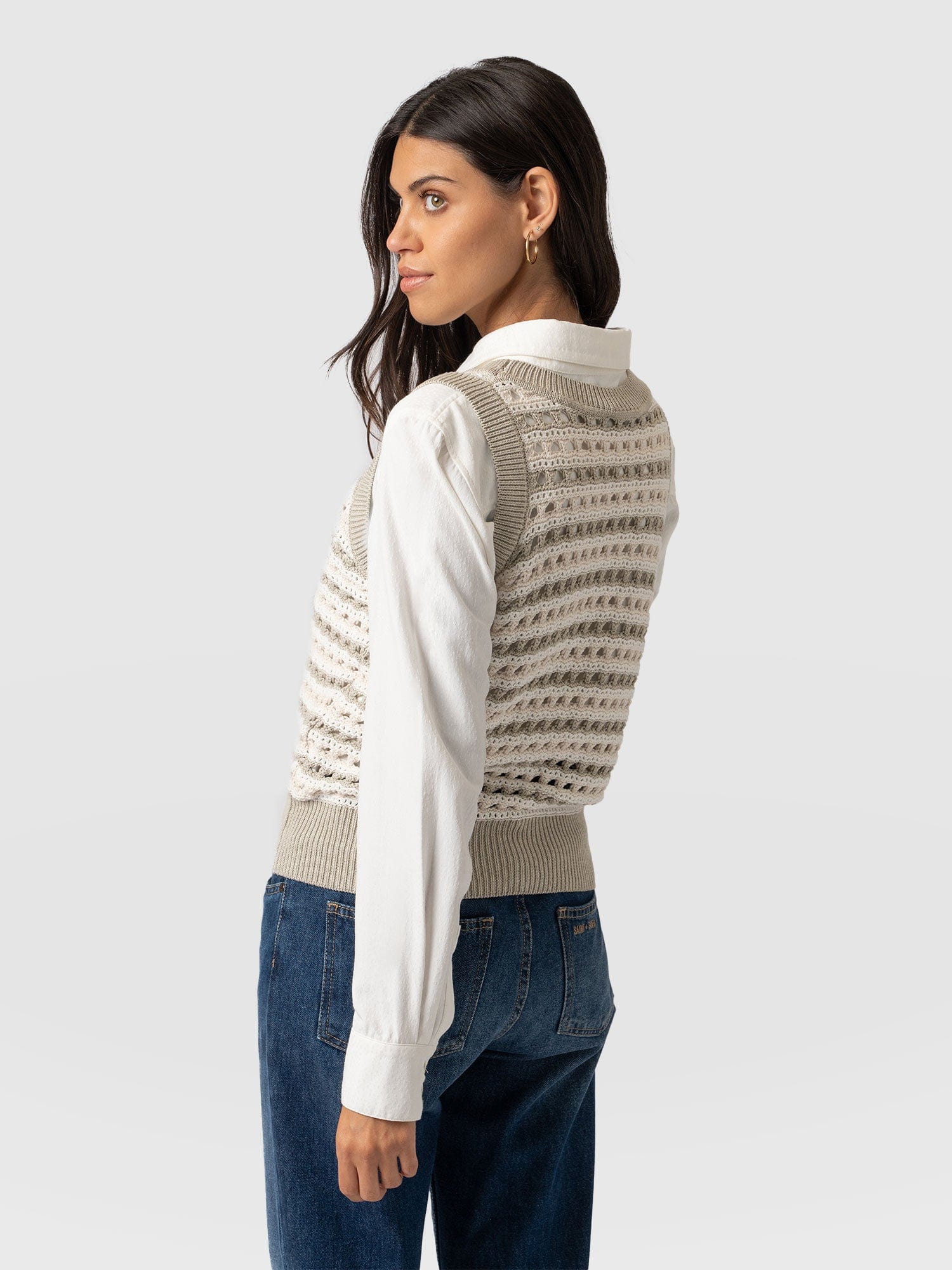 70-adler-sleeveless-knit-beige-1.webp