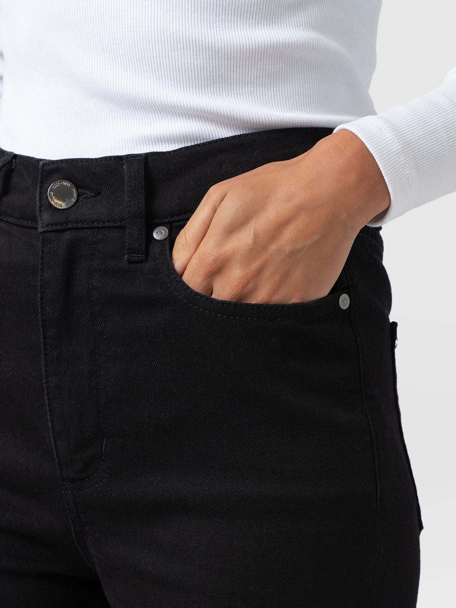 7044-wide-leg-jean-black-1.webp