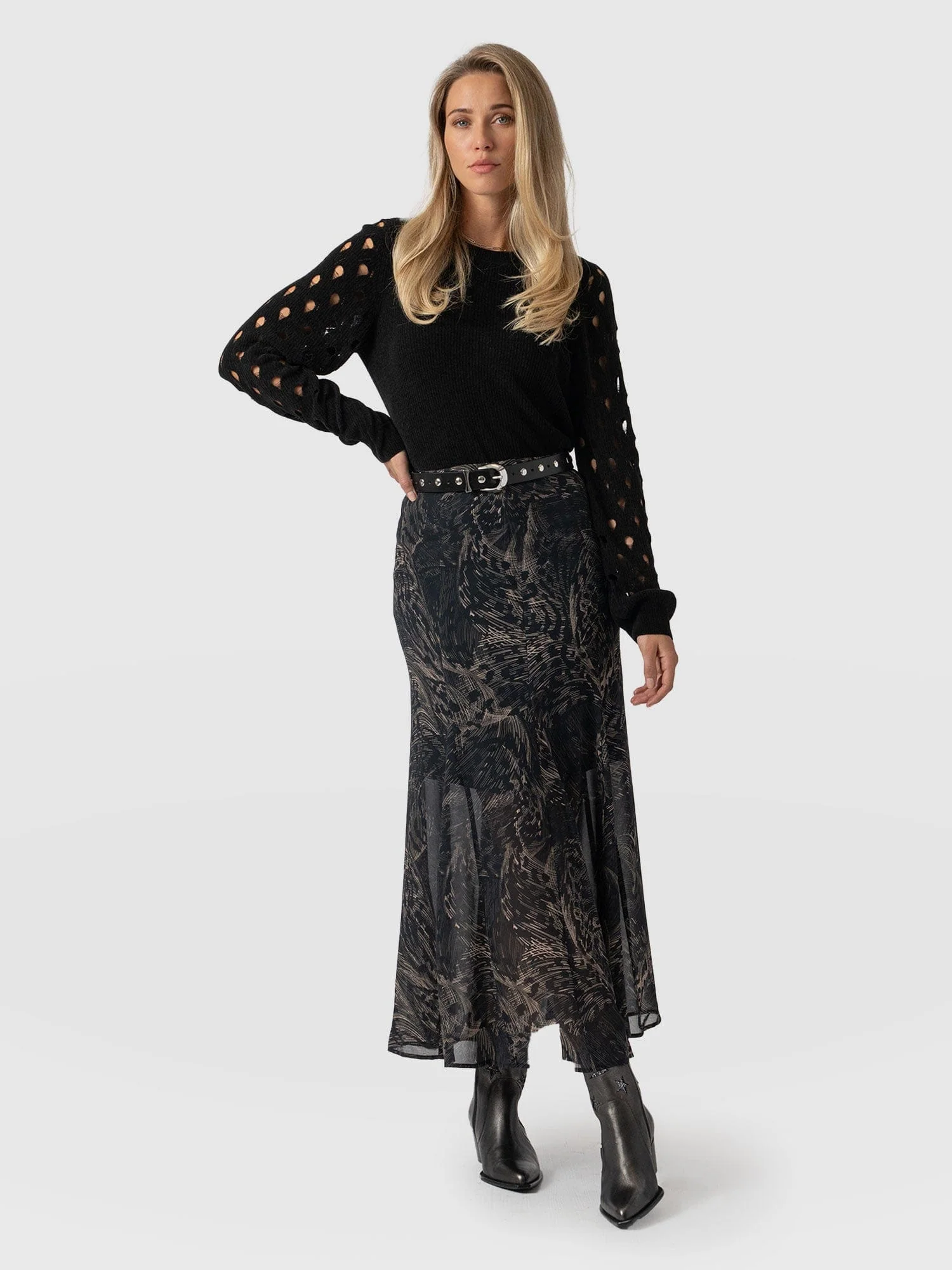 750-audrey-skirt-spot-feather-1.webp