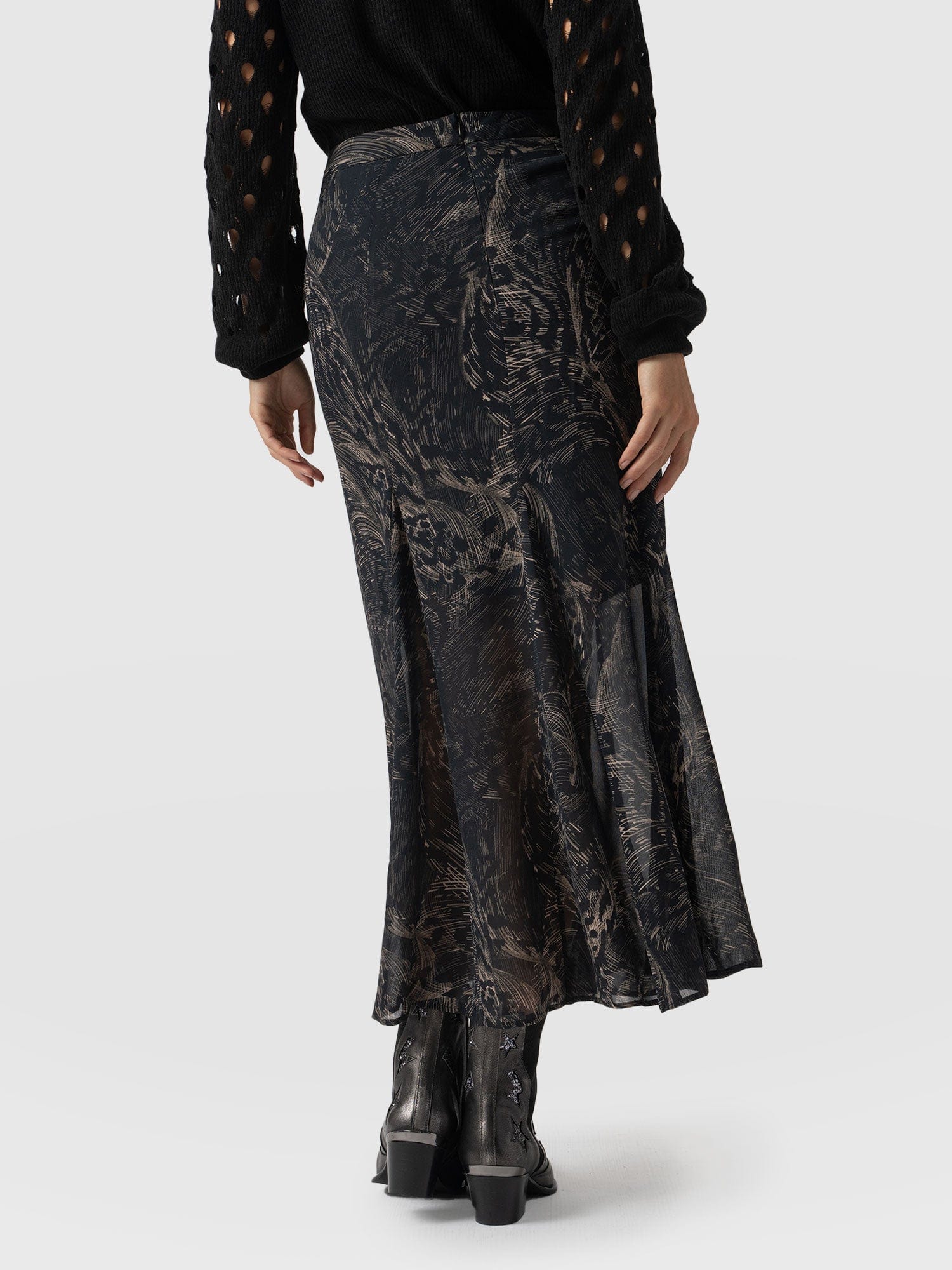 750-audrey-skirt-spot-feather-1.webp