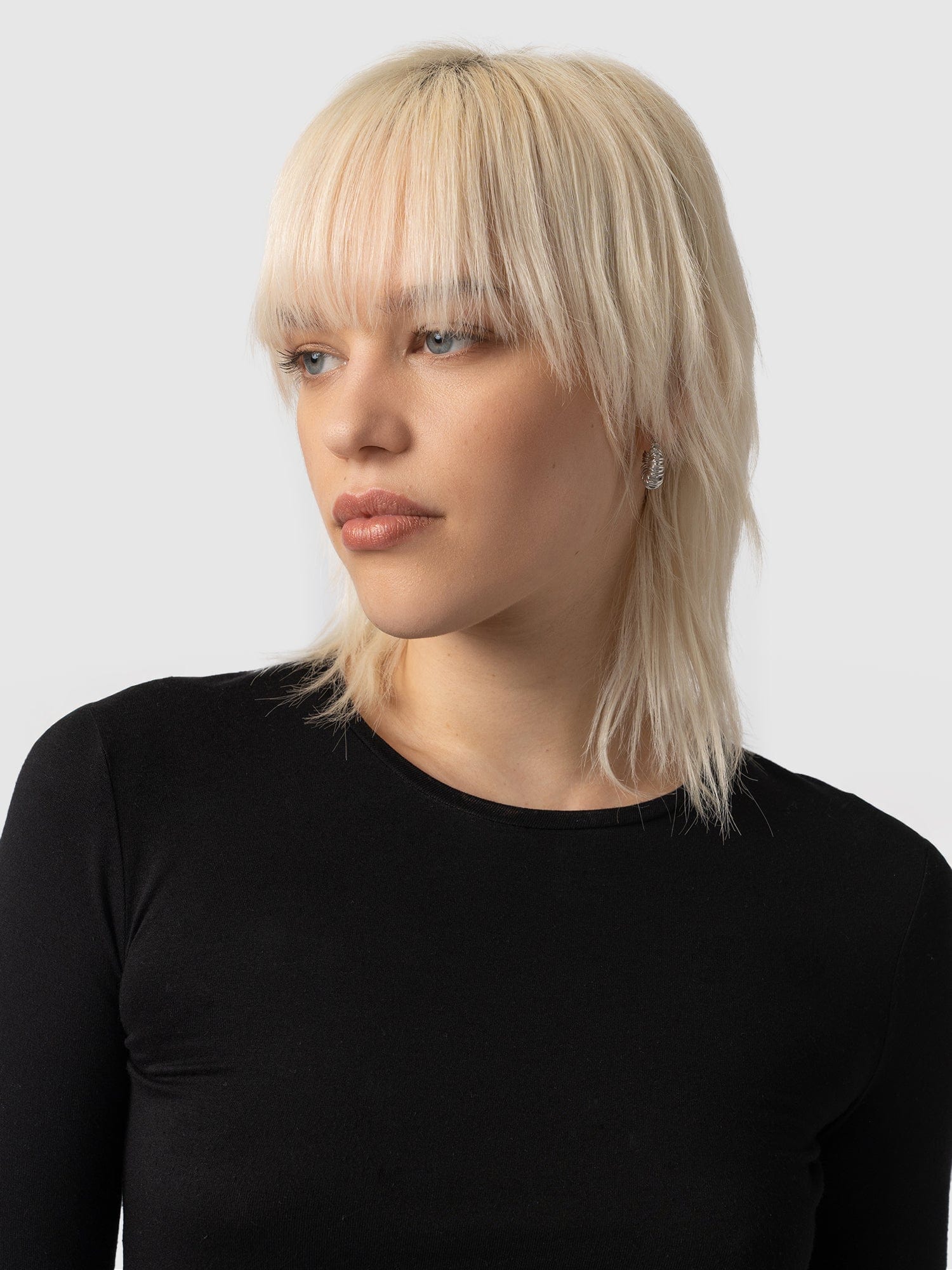 780-austen-crew-neck-long-sleeve-tee-black-1.jpg