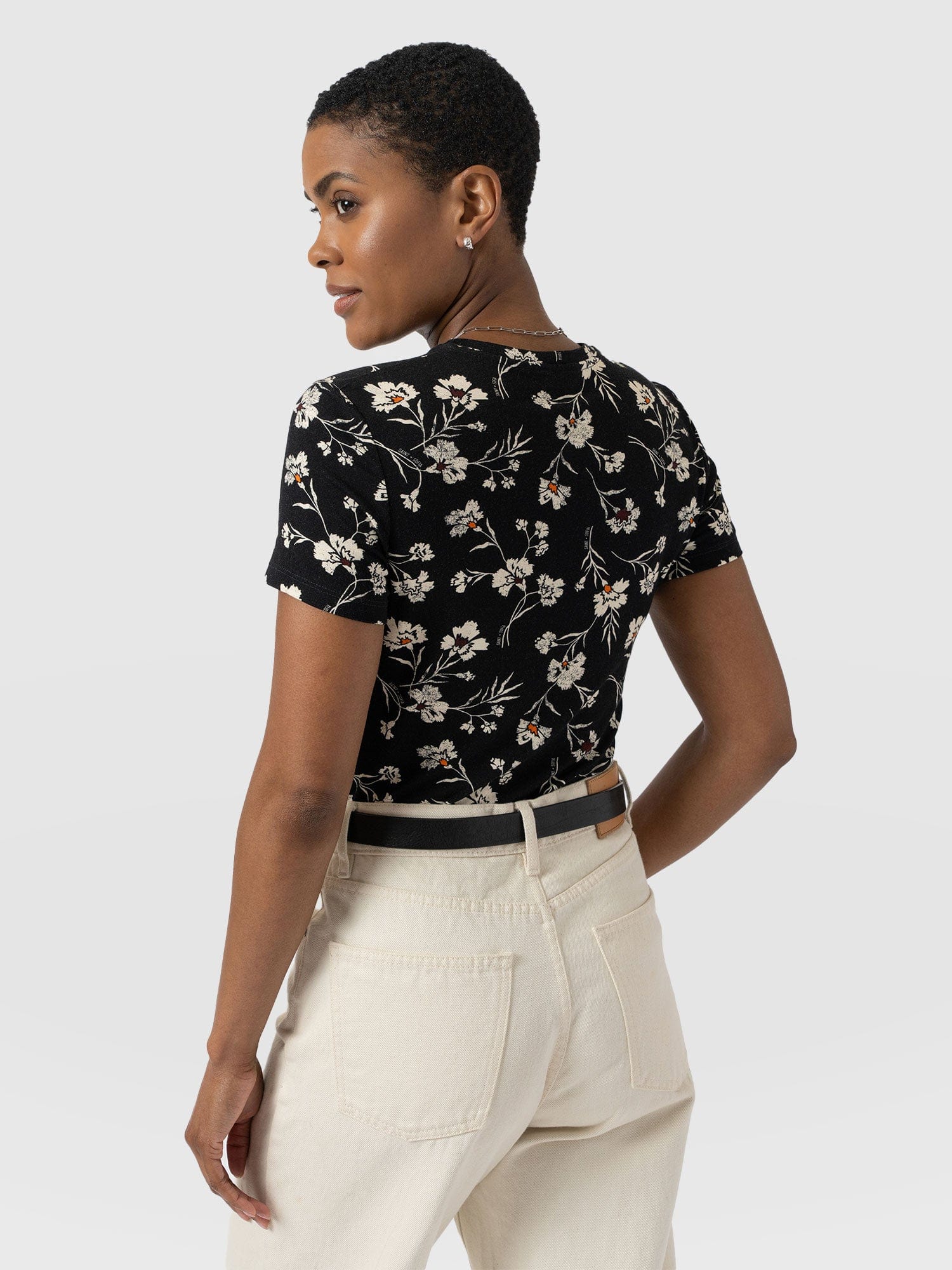 870-austen-crew-neck-tee-short-sleeve-black-spring-floral-1.webp